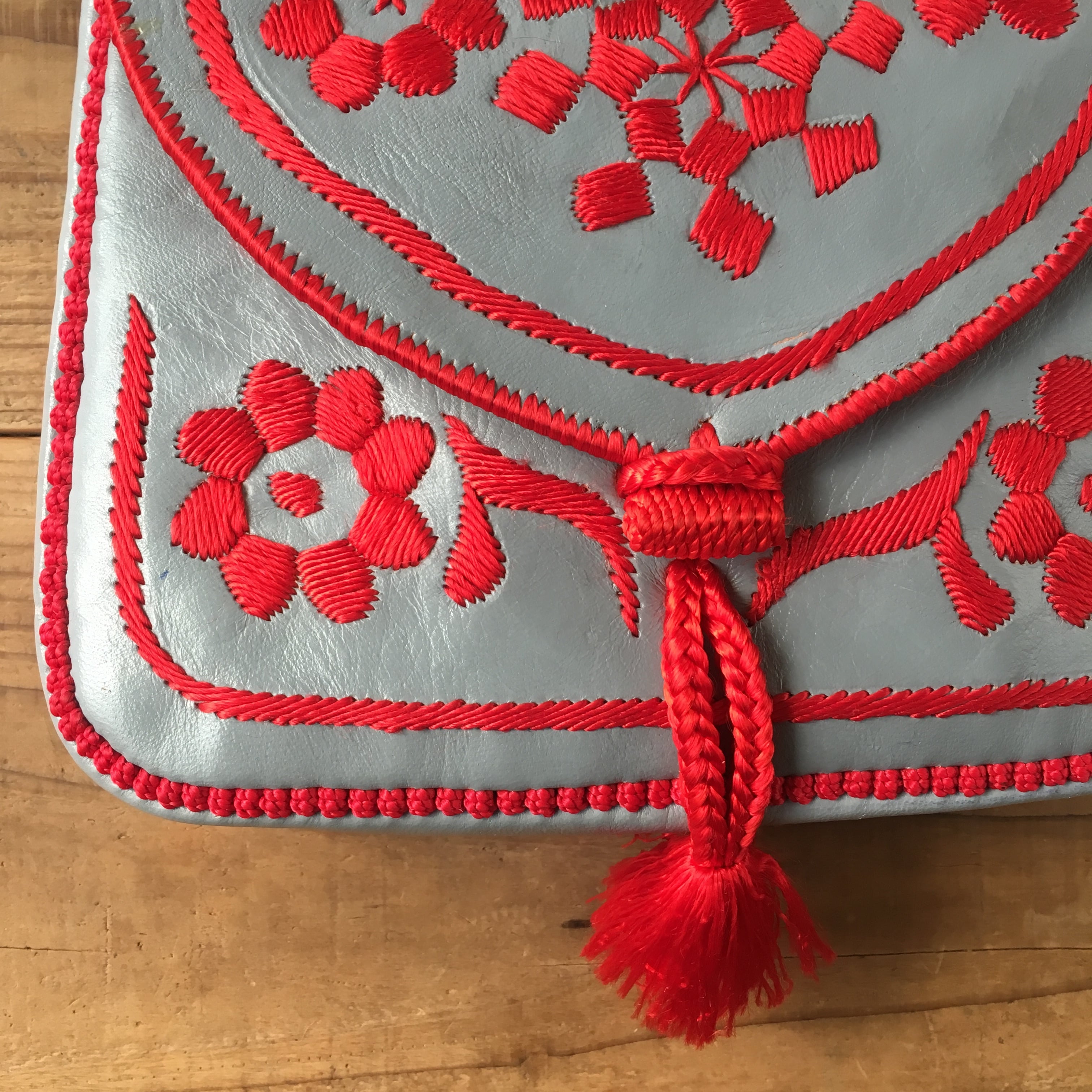 ベルベル刺繍のバッグ マチあり | モロッコの暮らしと手しごと