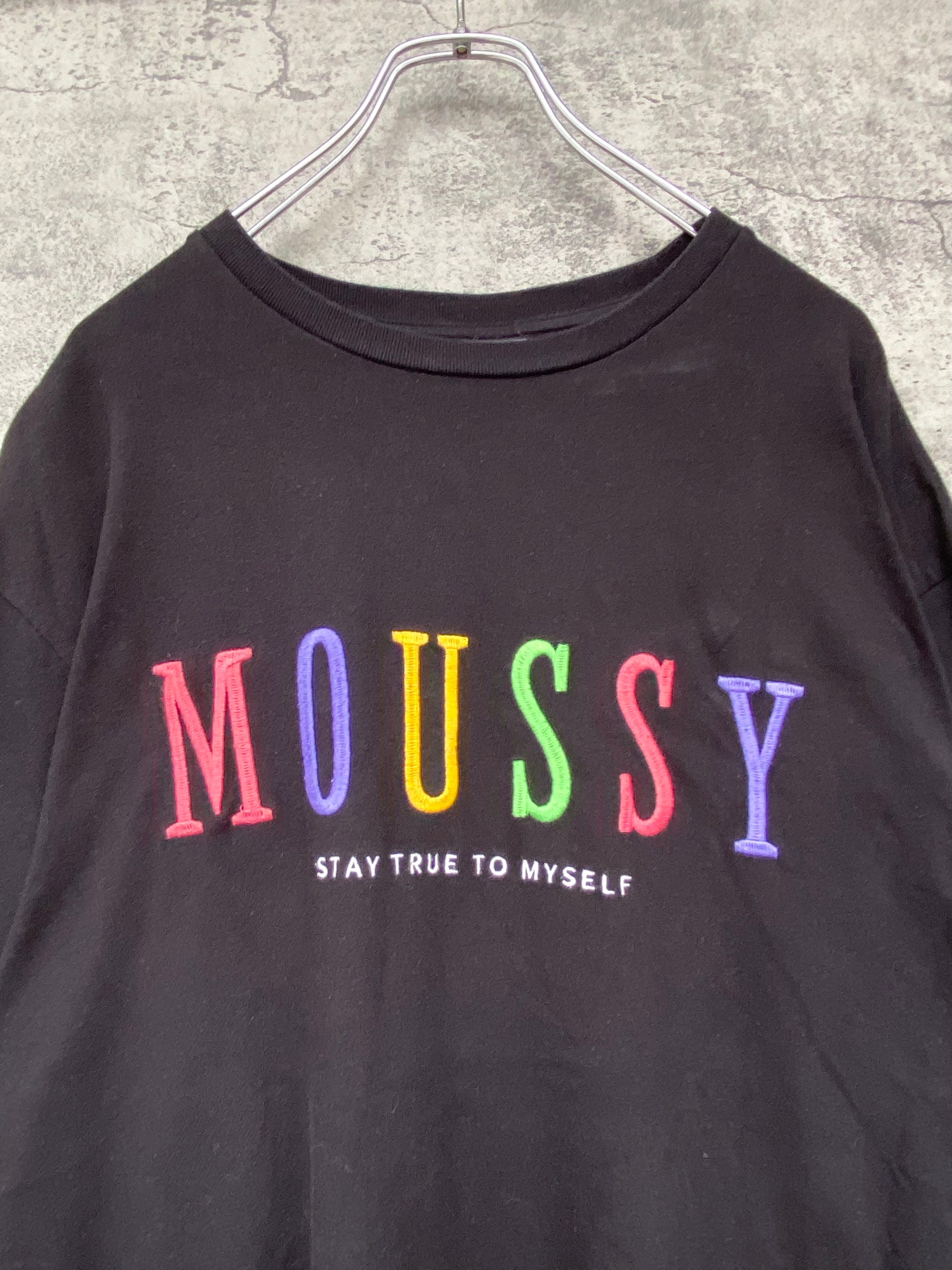 moussy マウジー 刺繍ロゴ 黒Tシャツ マルチカラー