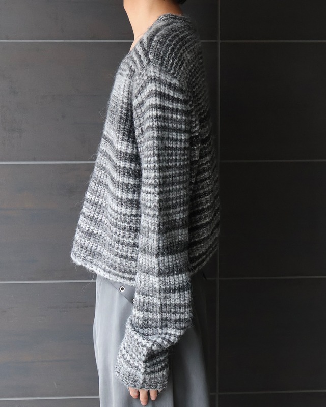 short length stripe knit