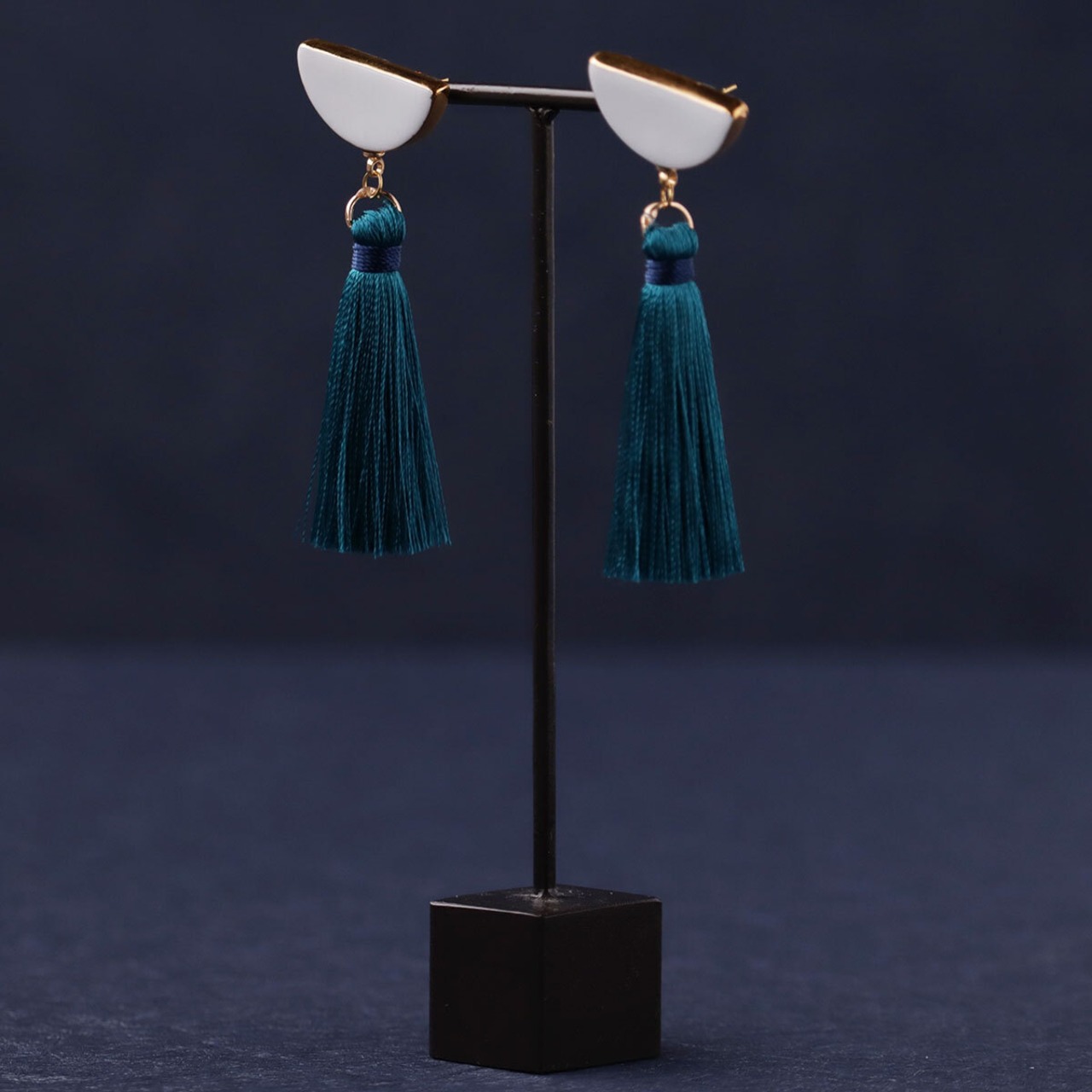 hakuji tassel　pierced earrings