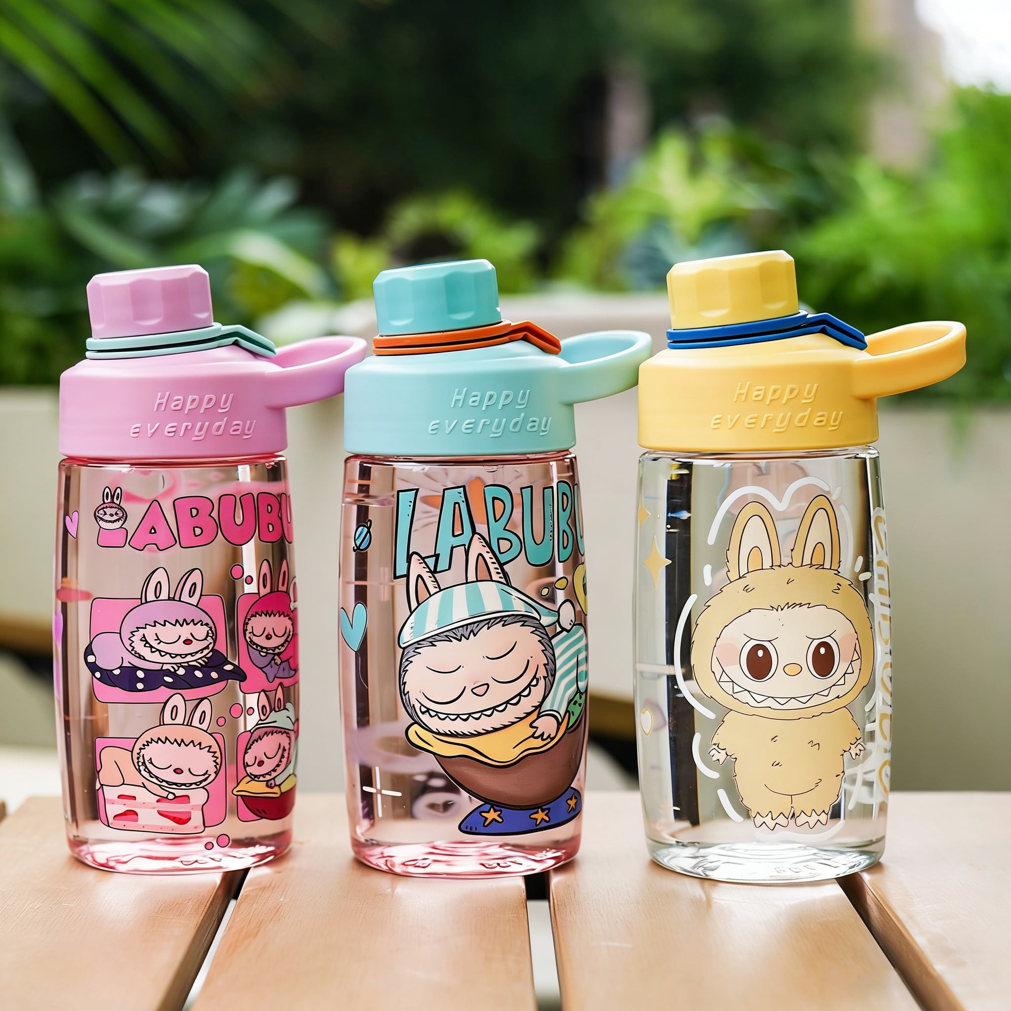 透明度MAX!毎日の水分補給にぴったり♡ 可愛い Labubu ラブブの透明カップ 600ml おしゃれ ストラップ付き 持ち歩き簡単 量がひと目でわかる♡ ギフトにも