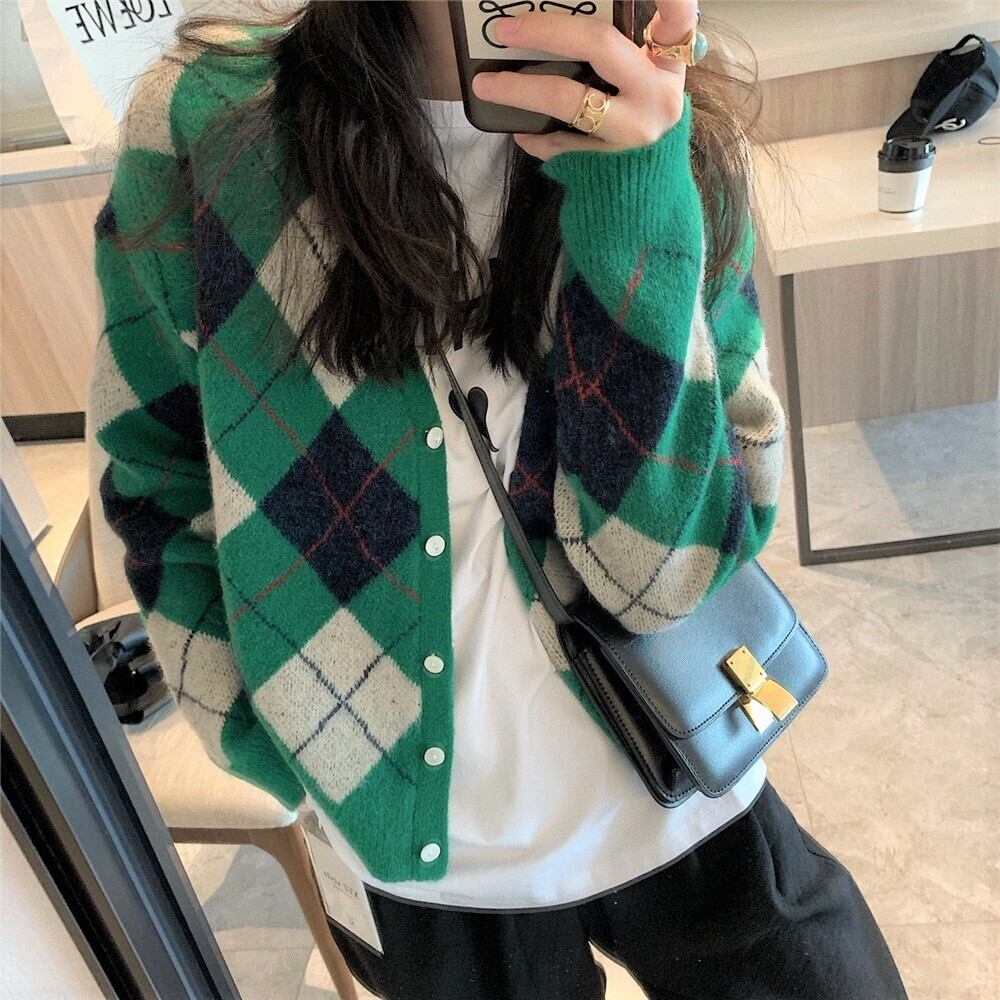 アーガイルチェック で オシャレ 格上げ ニット カーディガン Vネック レトロ 古着ライク カジュアル オシャかわ Lamitte Deco トレンド 韓国ファッション ショップ Base店