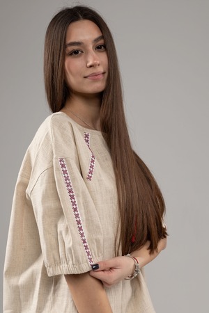 ウクライナ刺繍ヴィシヴァンカ　手刺繍　レディース・フリーサイズ