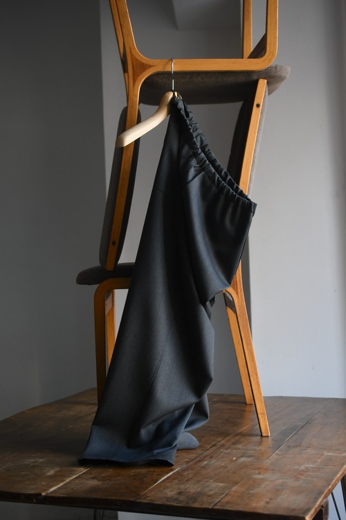 awasa / wool gabardine over pants (gray)