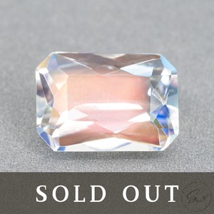 天然【非加熱】レインボームーンストーン　0.62ct