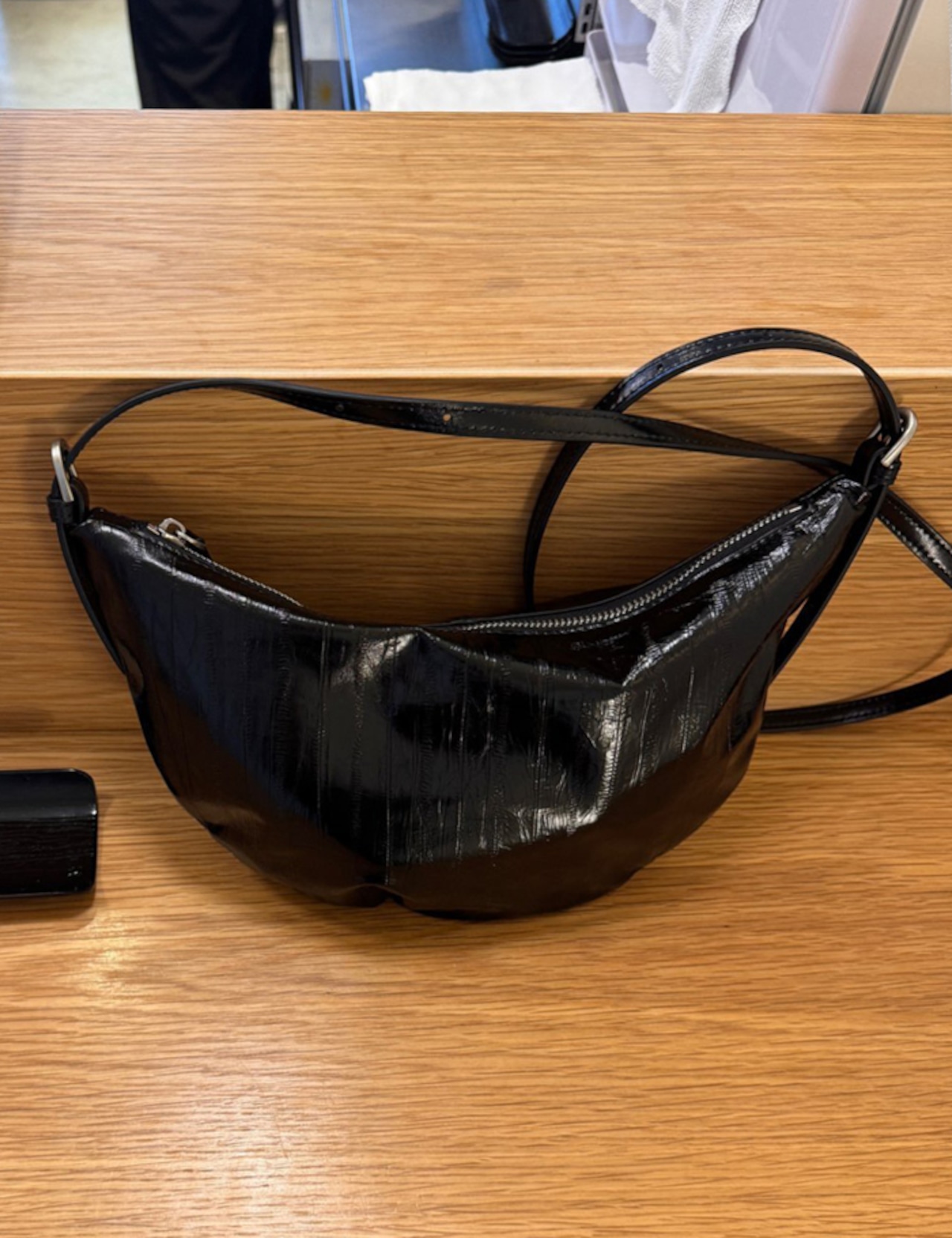 【新作5%OFF・3日間】牛革100%・Curve Bag_onecolor