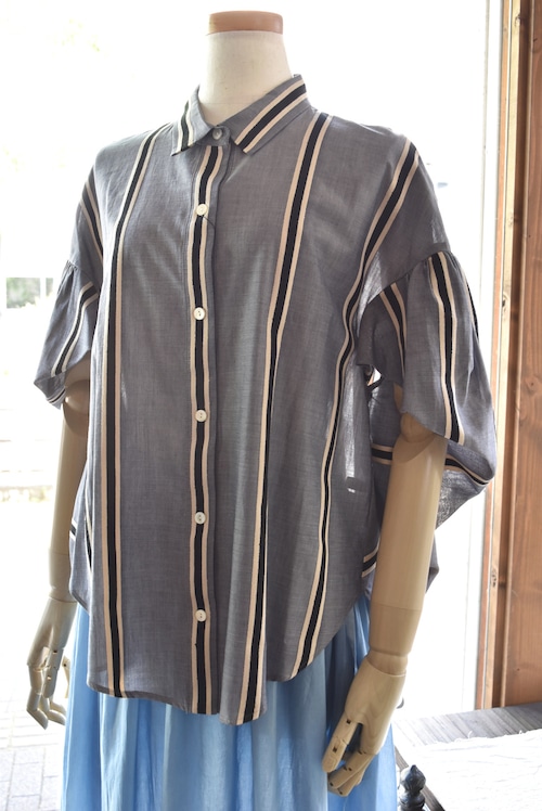 Lallia Mu(ラリア・ムー) 25S/S フレアスリーブストライプシャツ