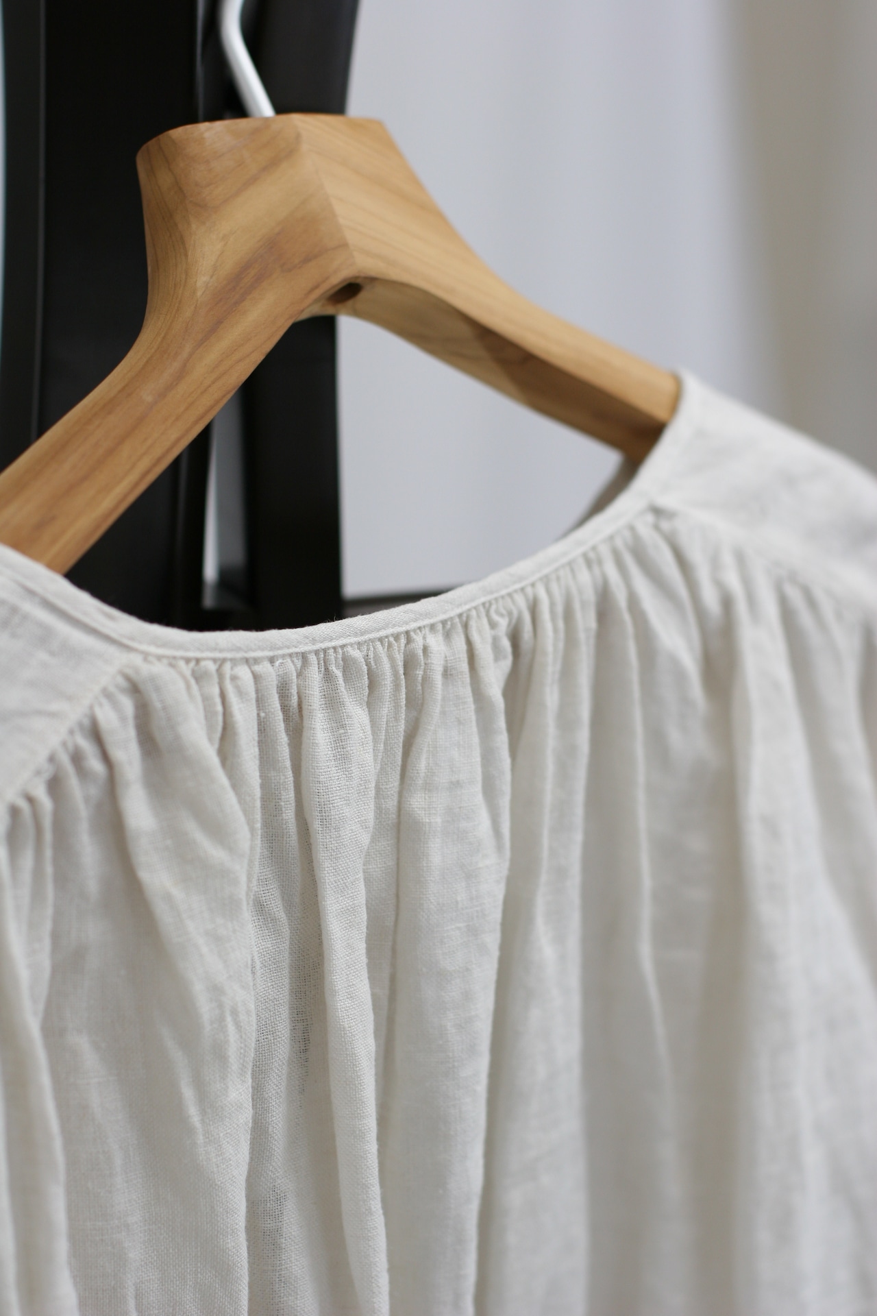 【Gauze#】TASSEL STRING 2WAY GATHER BLOUSE デッドストック オーガニックベルギーリネン 2wayブラウス