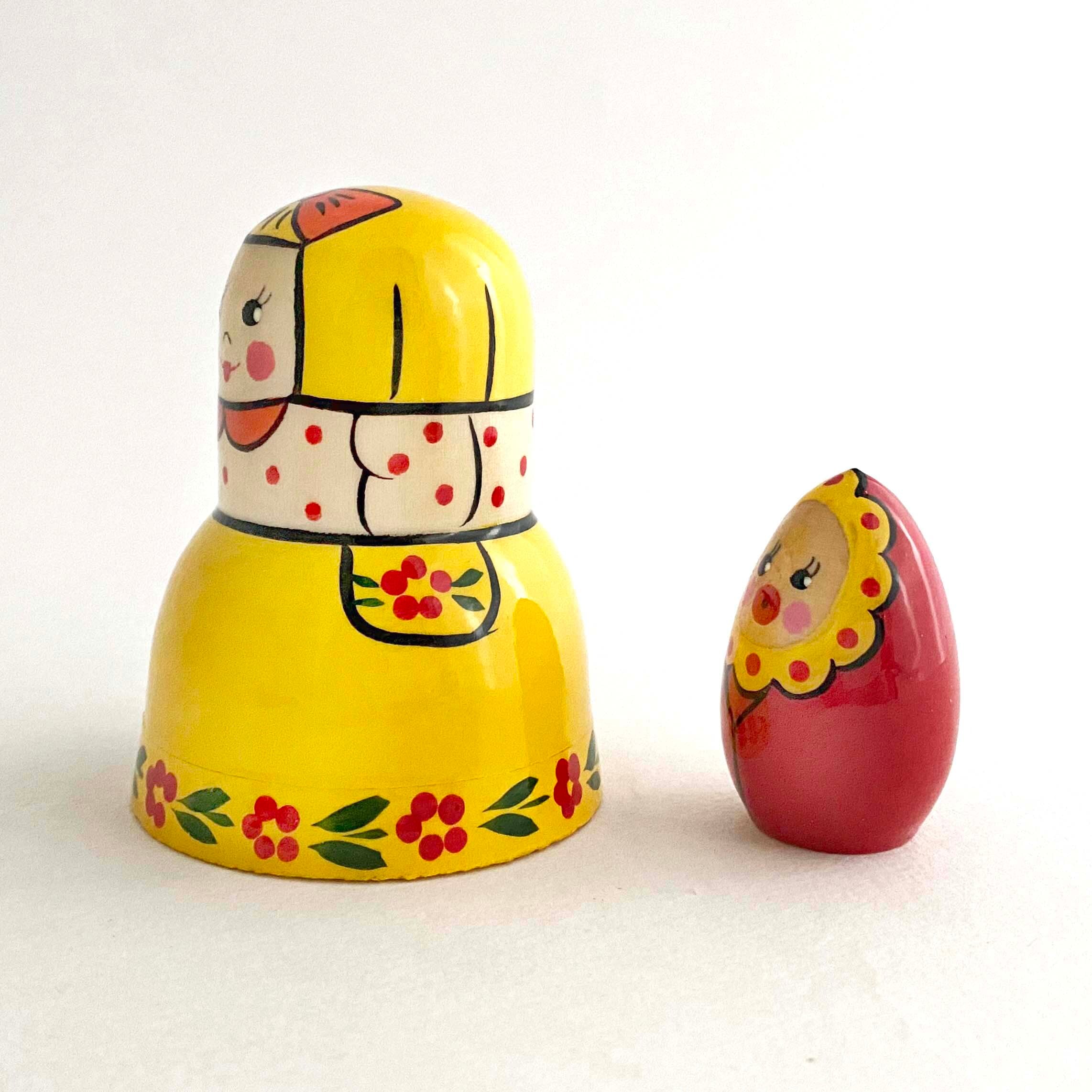 黄色のオトメリョーシカ(2個組)