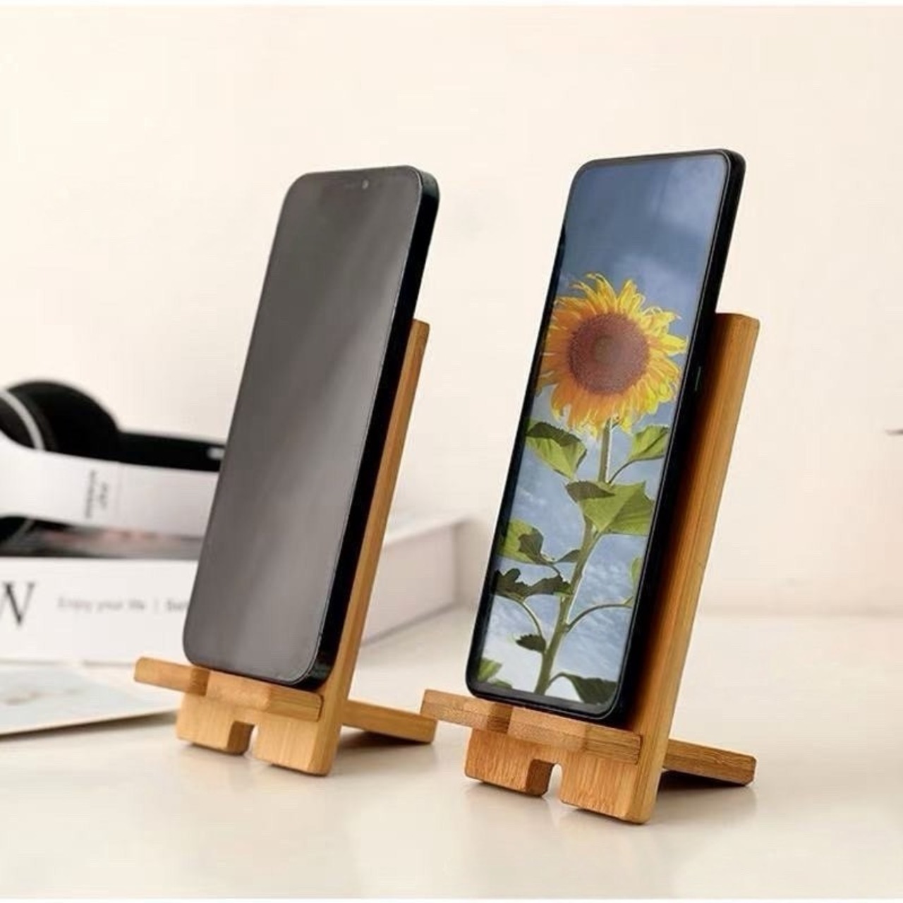 【木製 インテリア スマホ周辺機器】デスクトップ 卓上 スマホスタンド シンプル ユニバーサルデザイン タブレットスタンド 省スペース コンパクト ブラウン