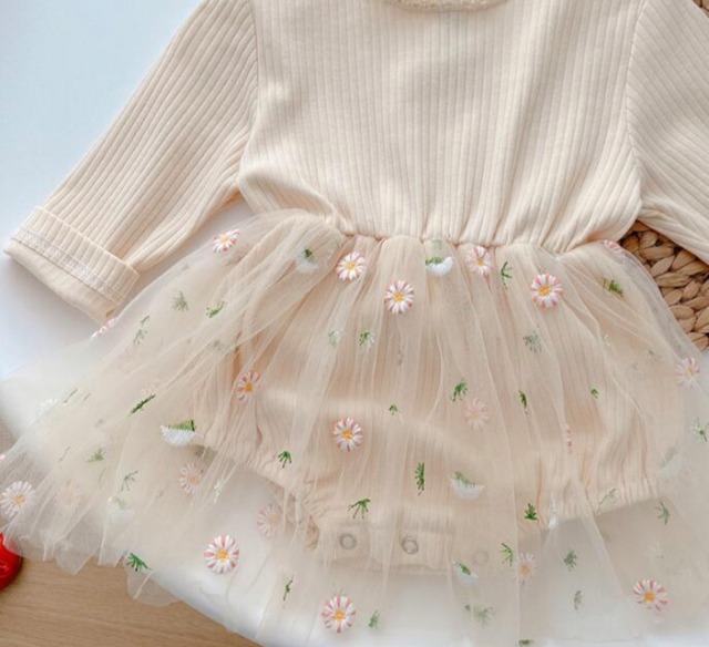 予約デイジーフラワー柄　ロンパース