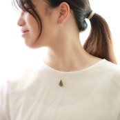 翡翠ラフカットシリーズペンダントトップ K10YG rough moss green A貨翡翠 jd_pt1267