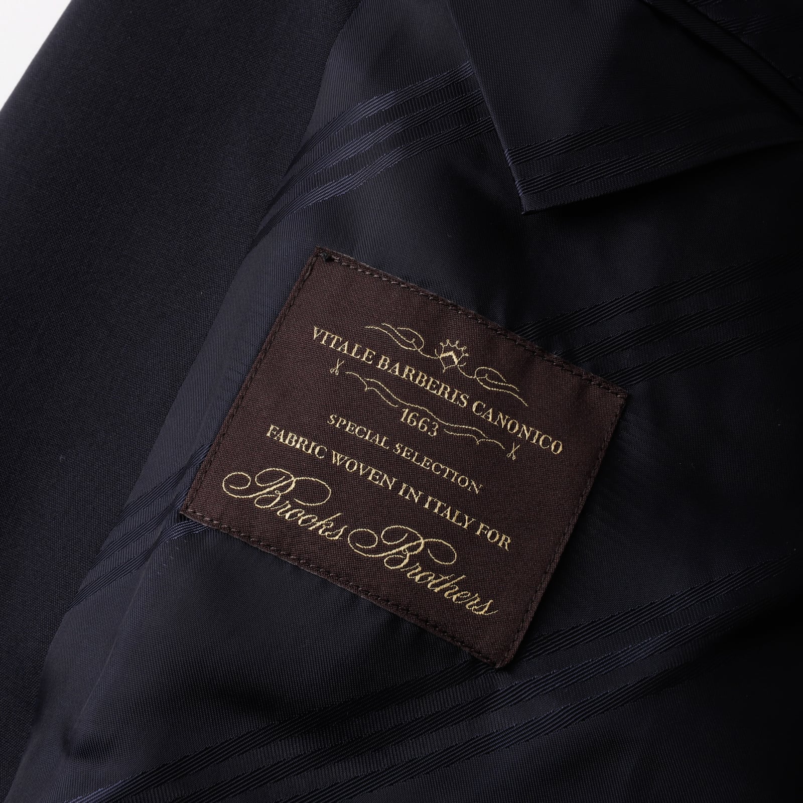極美品!4L〜5L位BROOKS BROTHERS カノニコ生地 ジャケット 極美品】BROOKS BROTHERS Made in Italy wool Navy blazer size44 gold