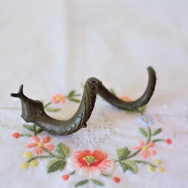 イギリス ヴィンテージ 金属の蛇 メタル蛇 へびのフィギュア アイアンスネーク