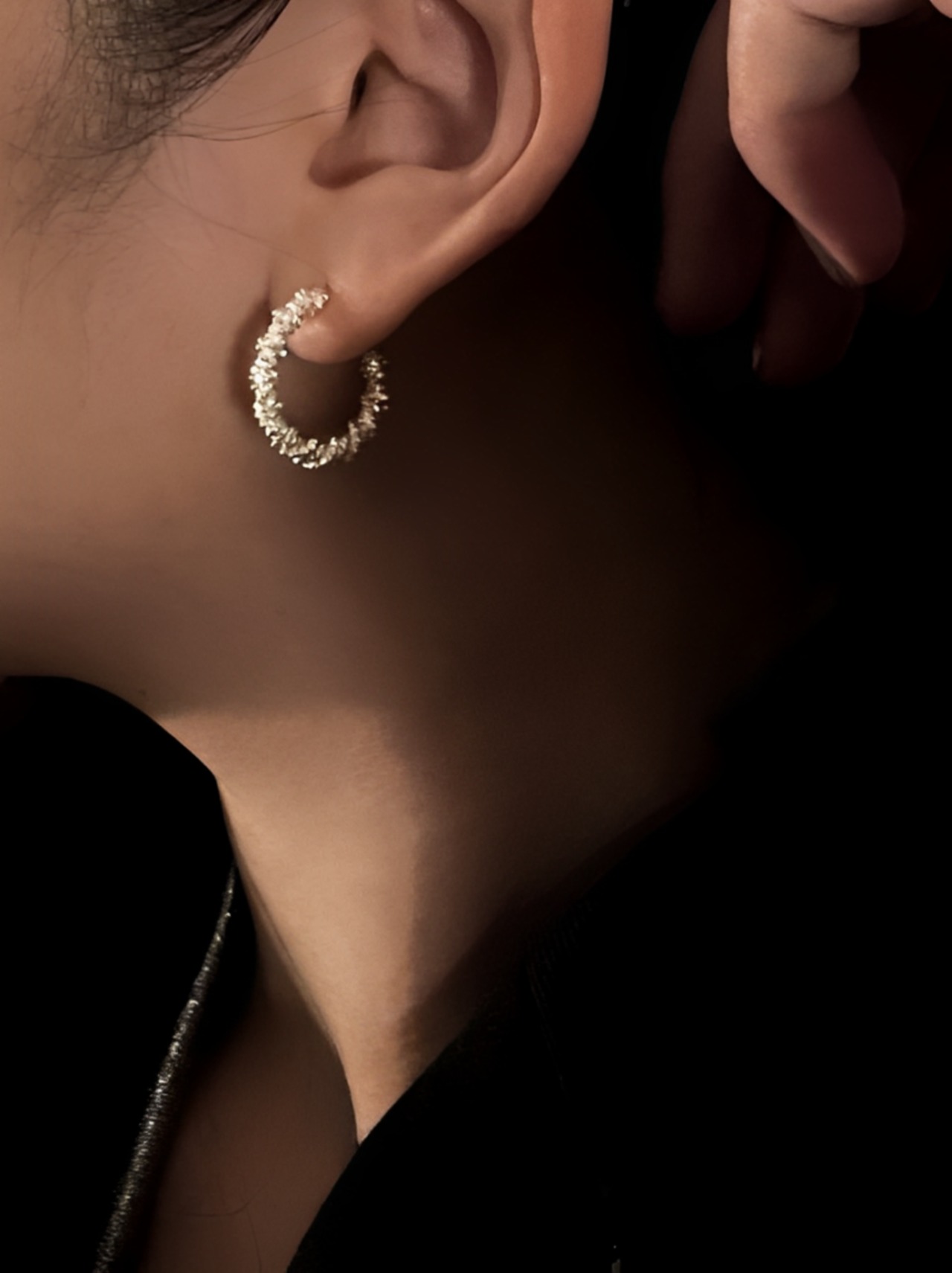 Fashionable earrings in sterling silver【H00025】