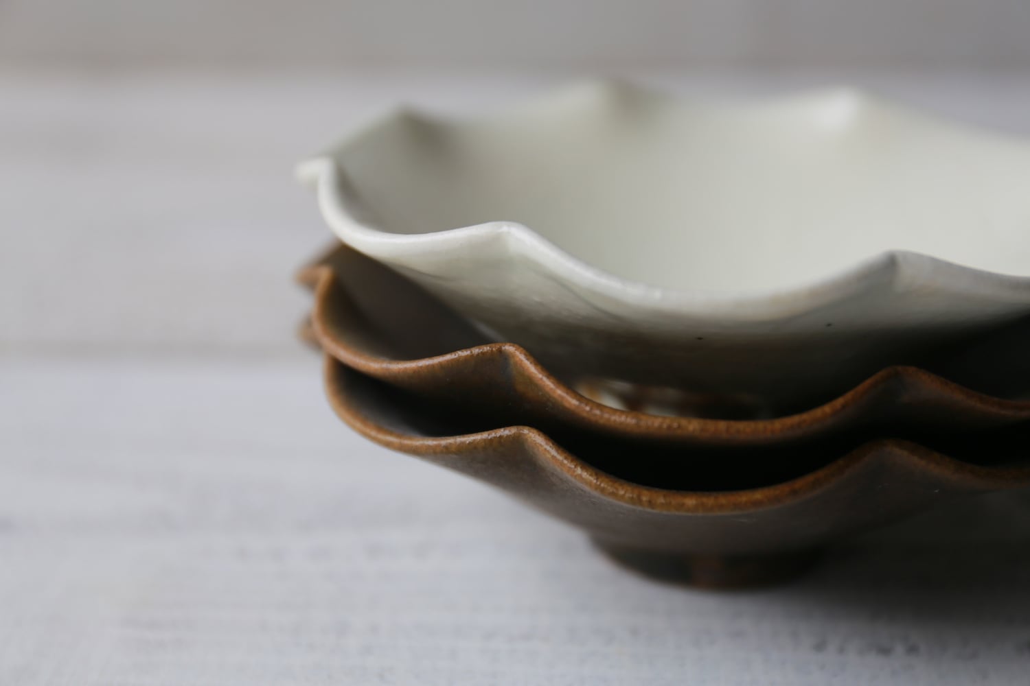 鉄散 輪花小鉢 | 古谷製陶所