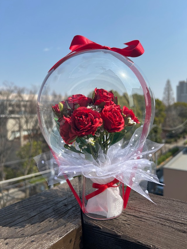 真っ赤なバラのフラワーバルーン 還暦祝いにも