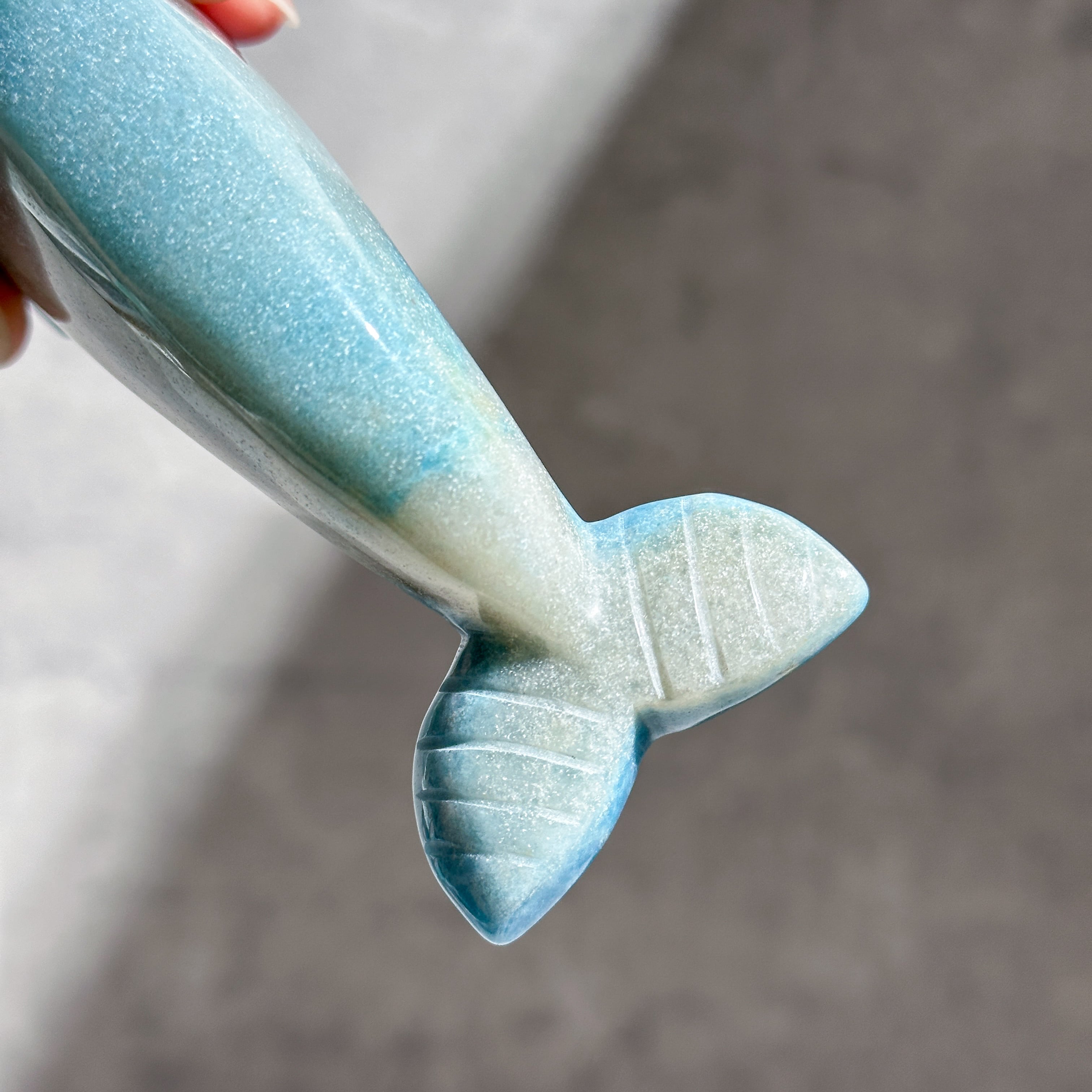 天然石 トロレアイト 鷹 トロレアイトインクォーツ（トロール石）イルカ52◇Trolleite In