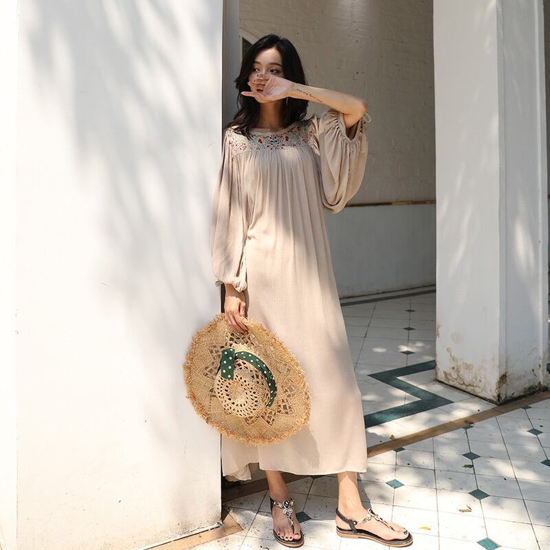 ボヘミアンフラワー刺繍ドレスタイタイドブランドレトロ気質バブルスリーブルーズホリデーブラウスロングスカート 延命家ファッション5665258