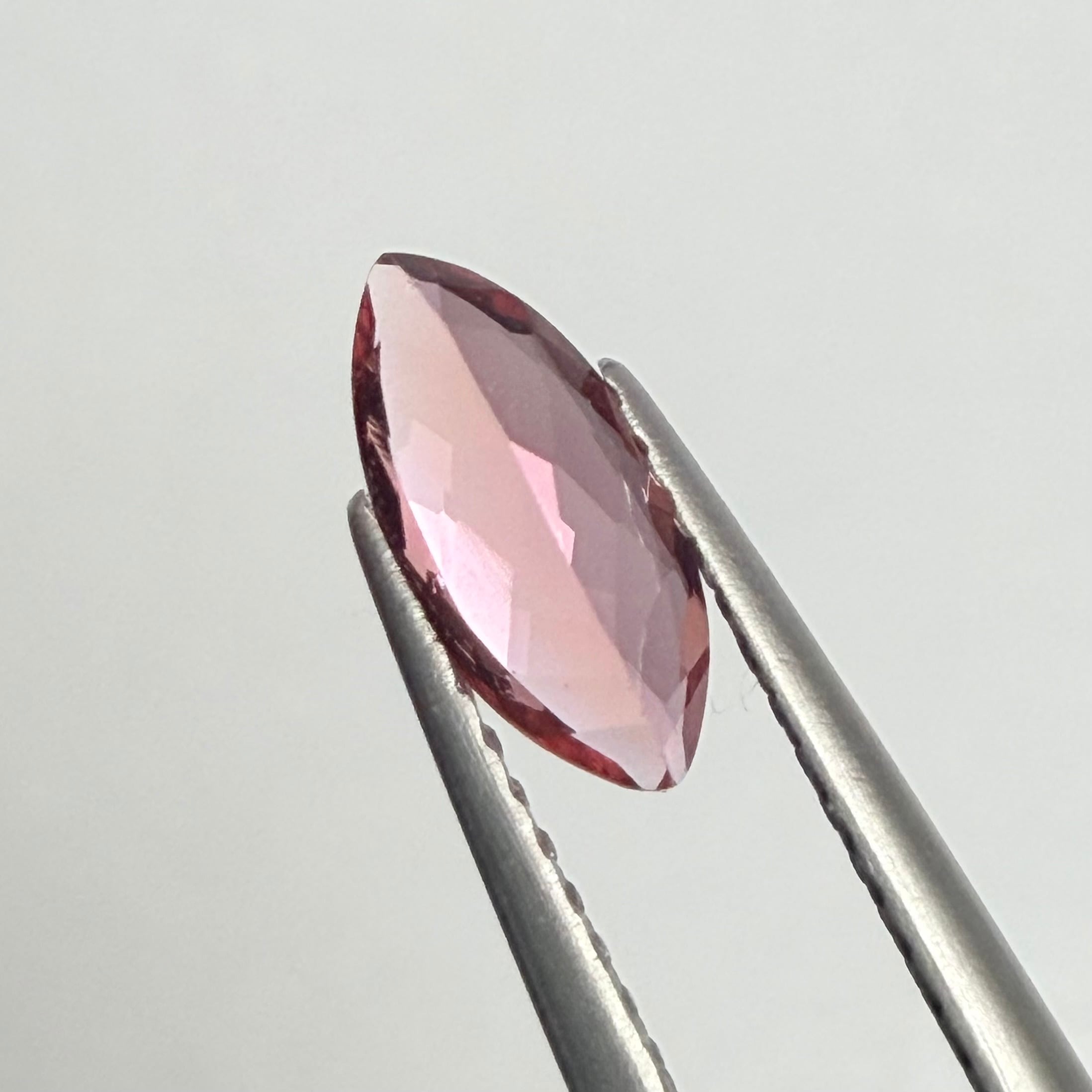 希少なシェリーカラーのインペリアルトパーズ