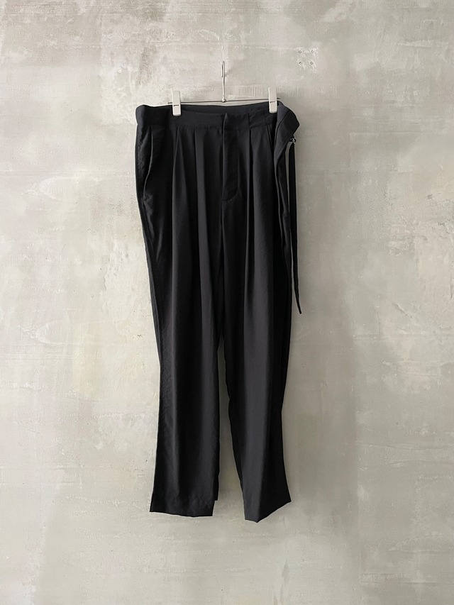 T/f F2 viscose nylon twill back reverse pleated pants - black
