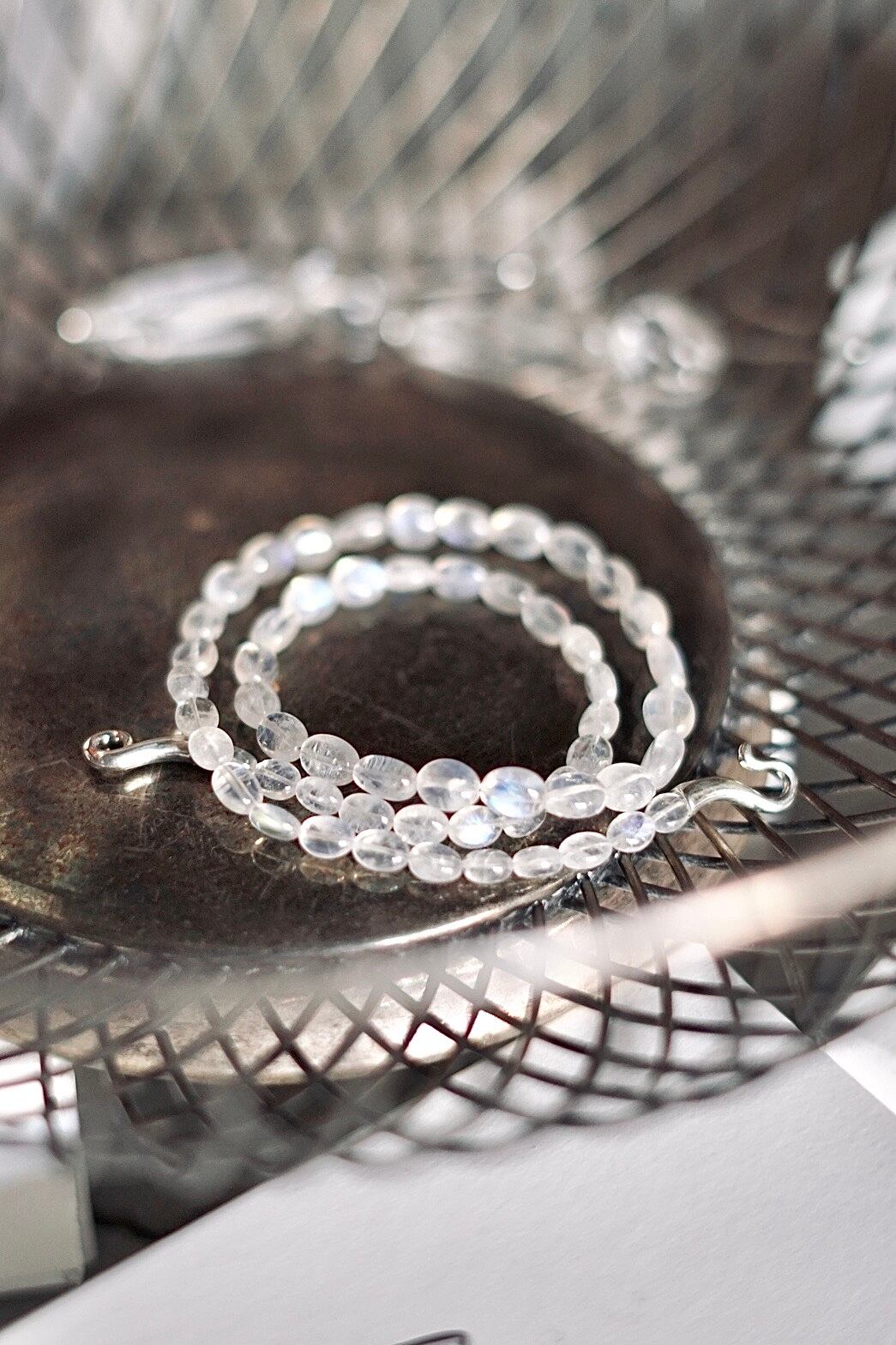 R.ALAGAN / SHOKA COLLAR OVAL MOONSTONE (SILVER) | JUQUI Online