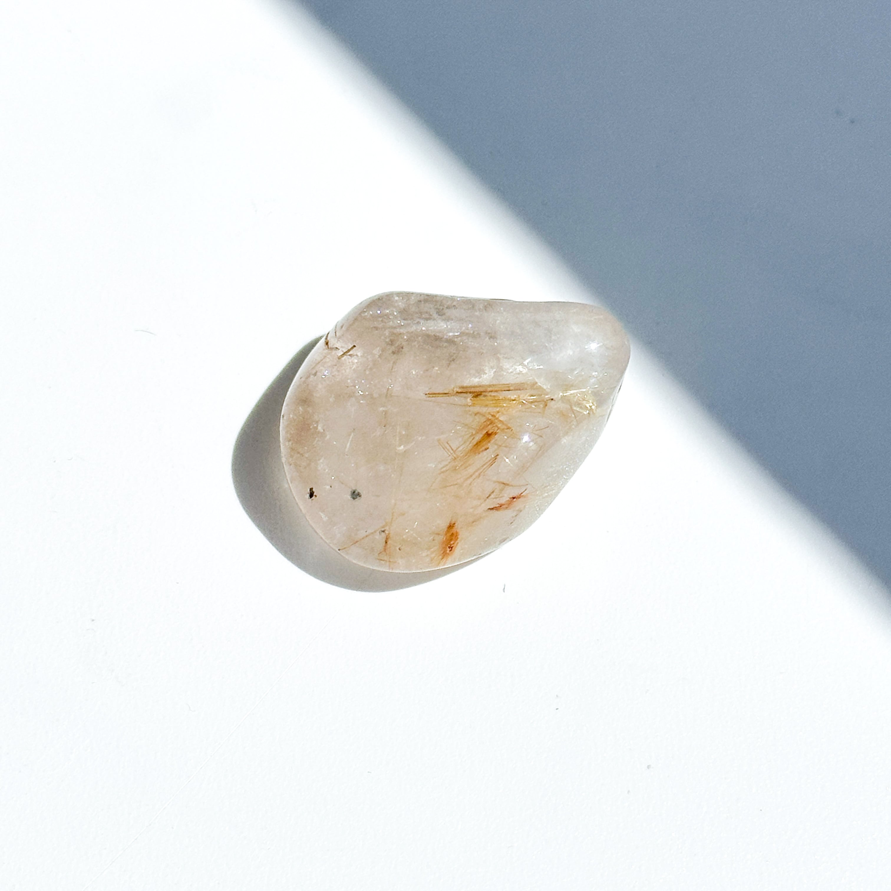 ルチルインクォーツ タンブル 82◇ Rutile in Quartz◇天然石・鉱物・パワーストーン・インテリア