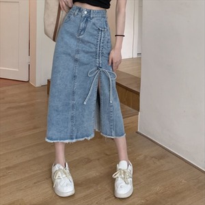 【送料無料】デニムスカート 2色 スリット入り 無地 ロング カジュアル系 大人可愛い シンプル 夏 フリンジ リボン ハイウェスト 体系カバー 20代 30代   ママ服 レディースファッション 可愛い お出かけ 女子会 デイリーユース お茶会 お呼ばれ Aライン フレア