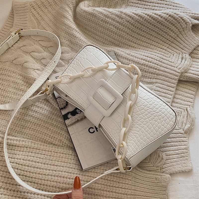 パターンチェーン レッド ショルダーバッグ メッセンジャーバッグ Tiancai_Wing_Bag34508625778