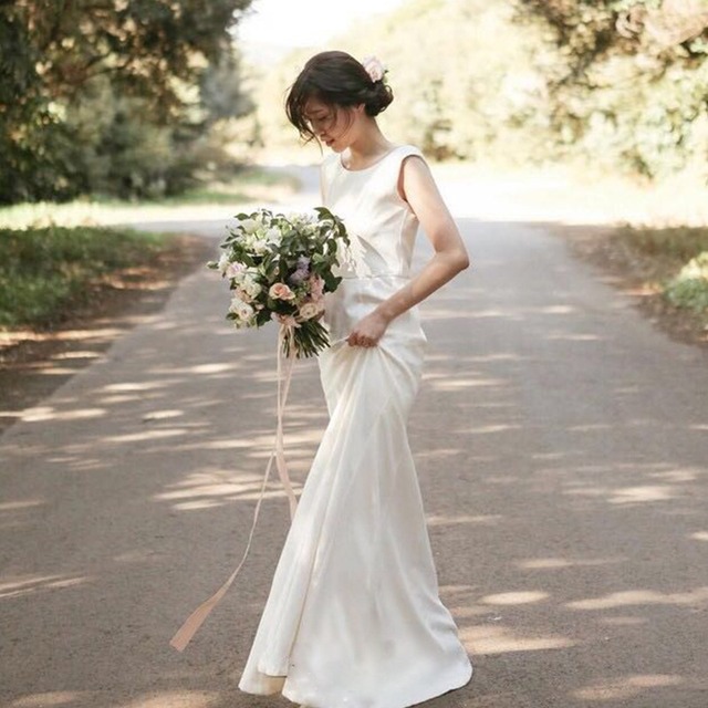 【ウェディングドレス】 小さいサイズ ウェディングドレス シンプル 袖なし おしゃれ マーメイドライン 結婚式 挙式 ドレス ホワイト 白 ブラック 黒 20代 30代 40代 カジュアルウェディング フォトウェディング ドレス 前撮り 後撮り 結婚式写真 ナチュラル ウェディング ガーデンウェディング 少人数ウェディング ホワイト ロング  レストランウェディング リゾートウェディング カジュアルウェディング