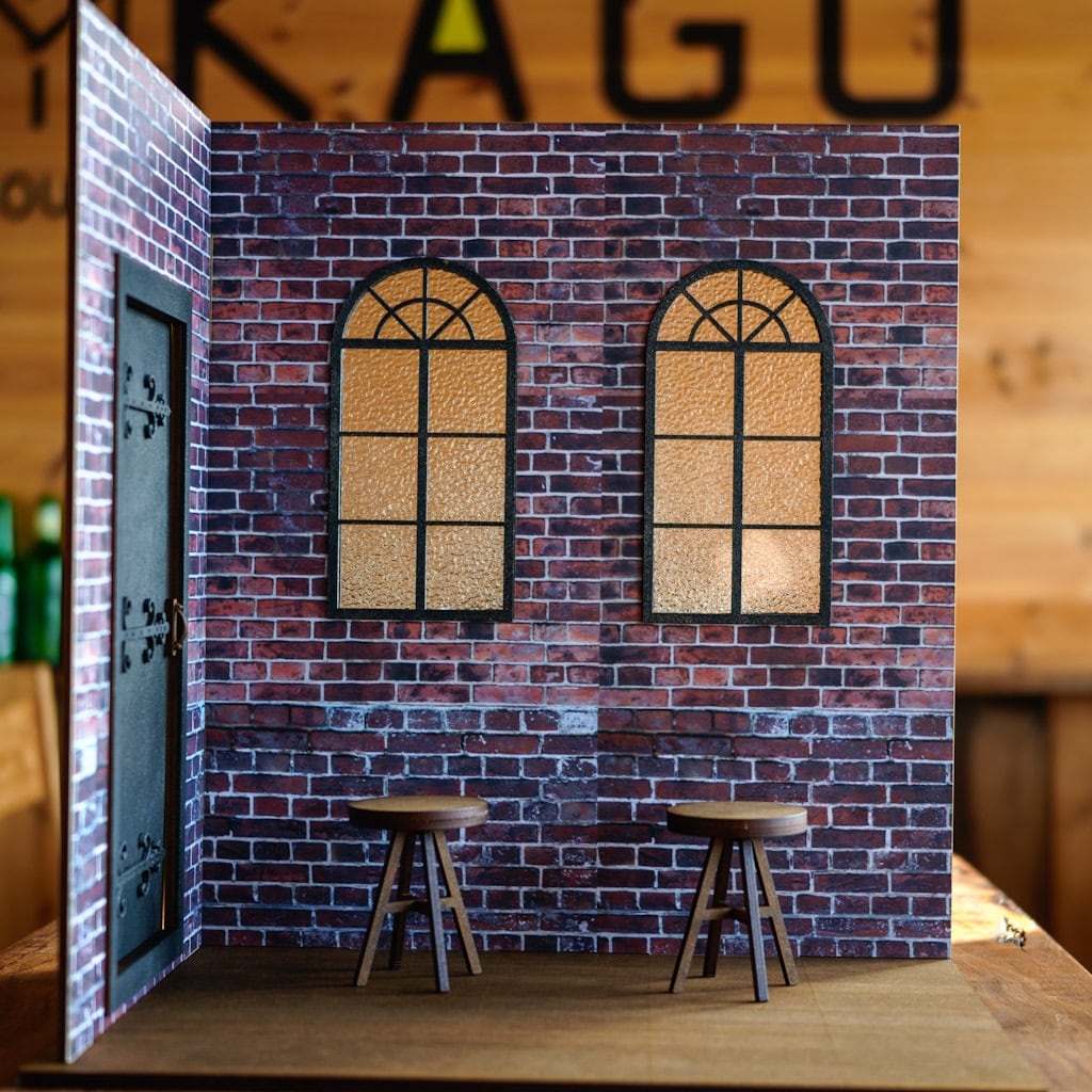 1/6スケールドールハウス古レンガドアと窓の部屋 スツール2個