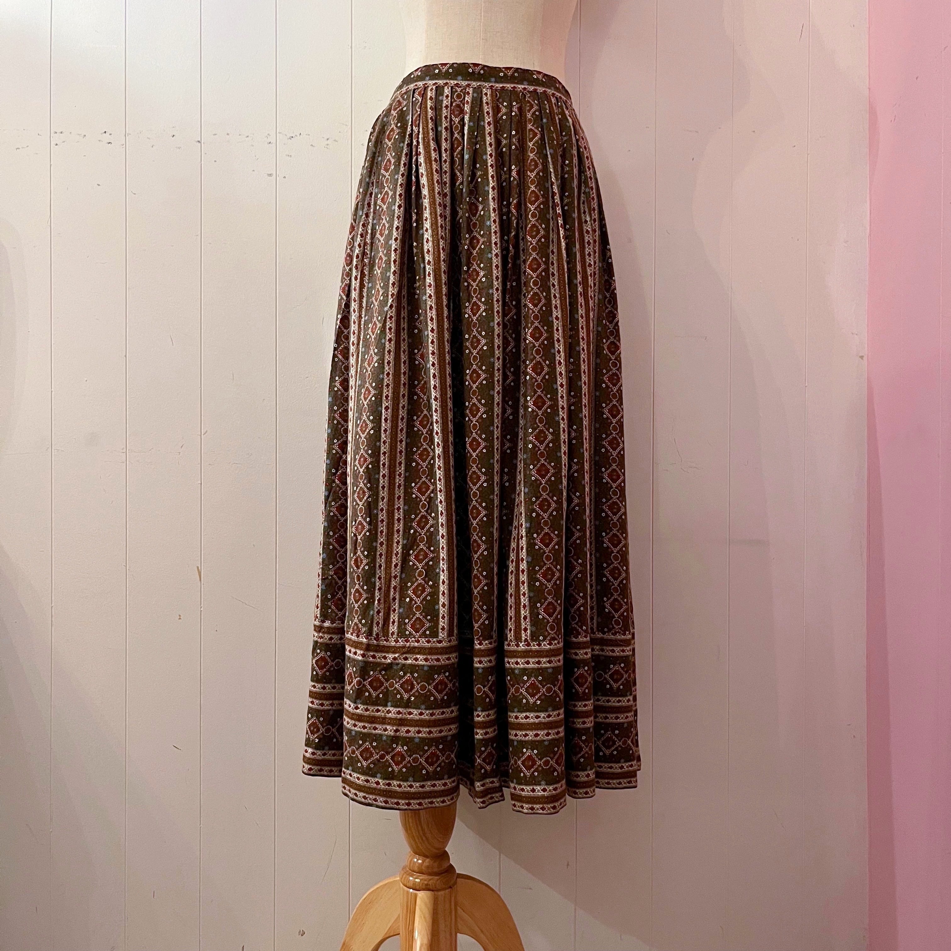 tyrolean line gather flare skirt