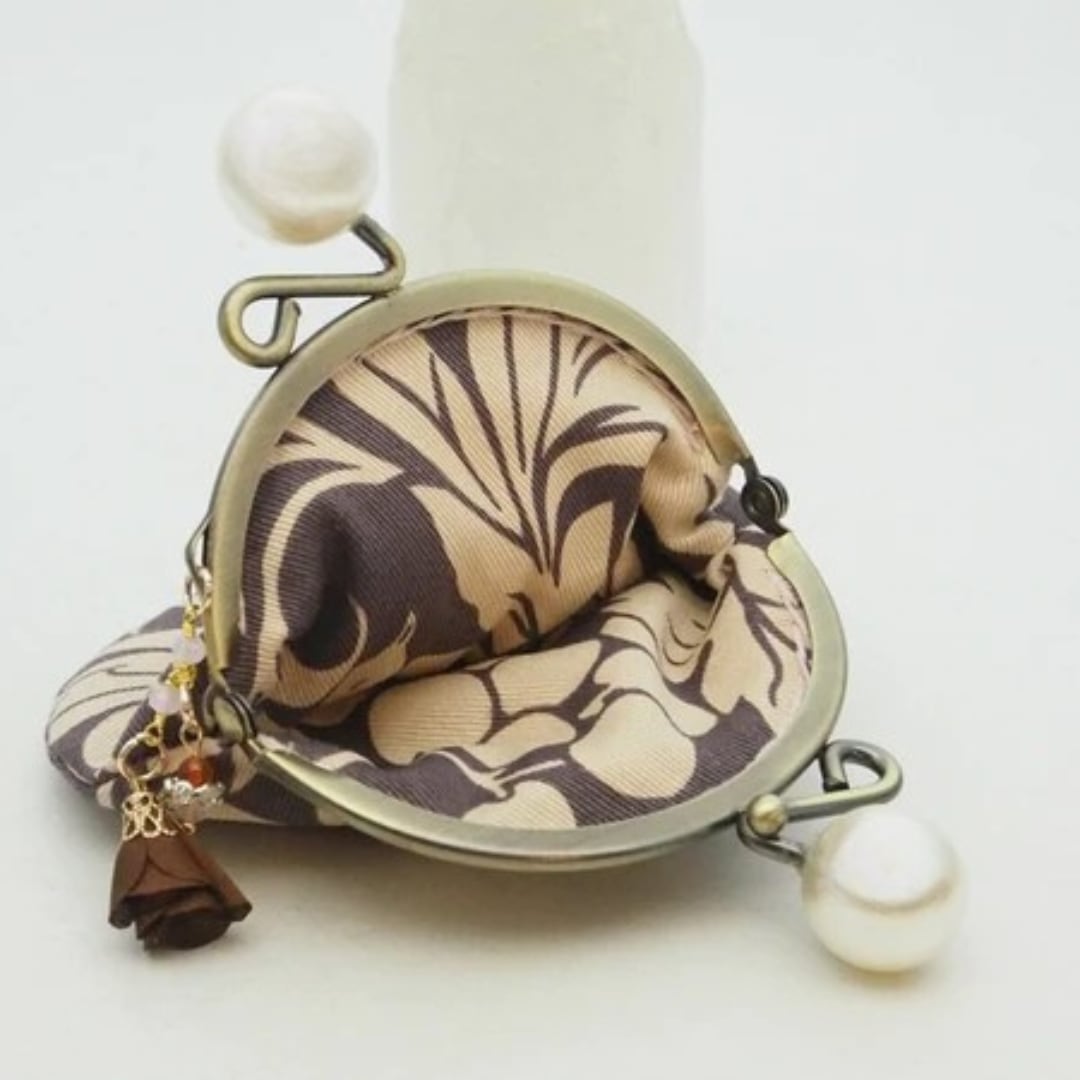 【ハンドメイド】がま口ポーチ・コインケース|お花と小鳥・パープル(口金8.5センチ)