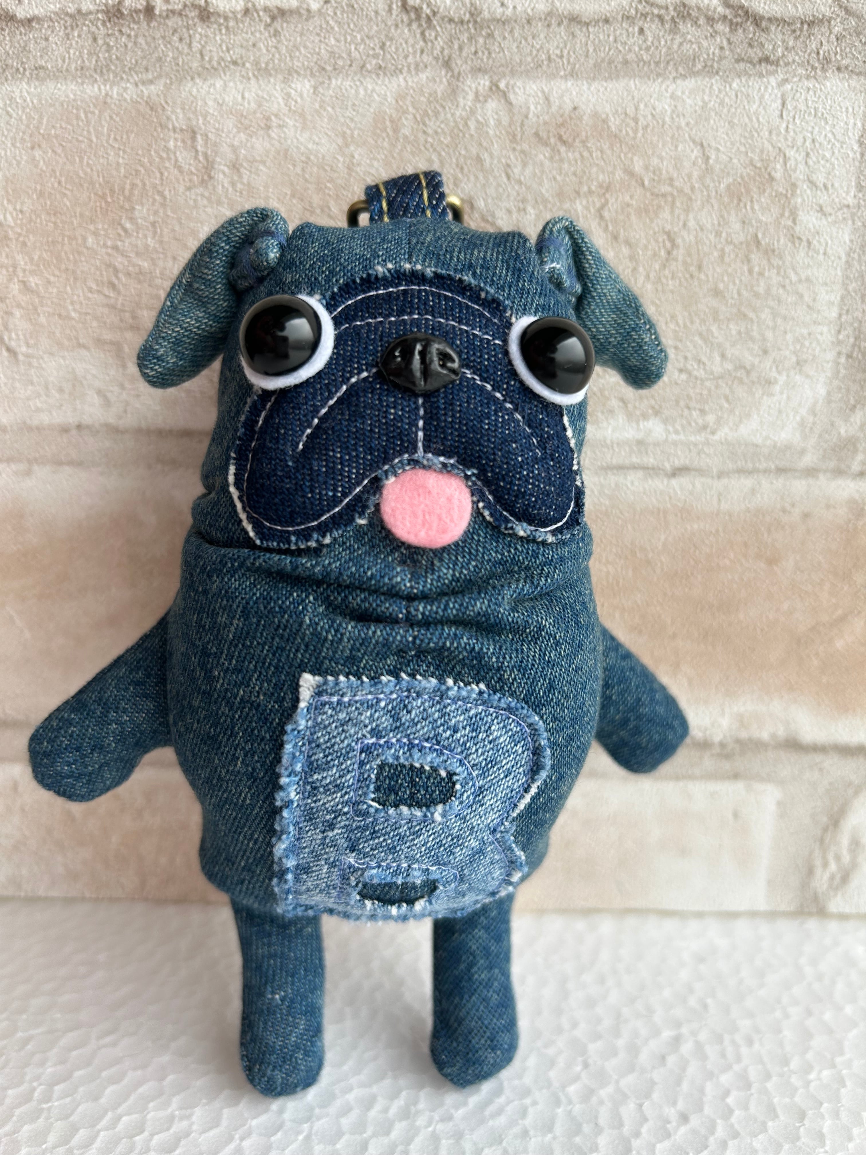デニム犬型ぬいぐるみ 鼻ぺちゃ犬をモチーフにした小物や衣料などの雑貨店Remmy Buu