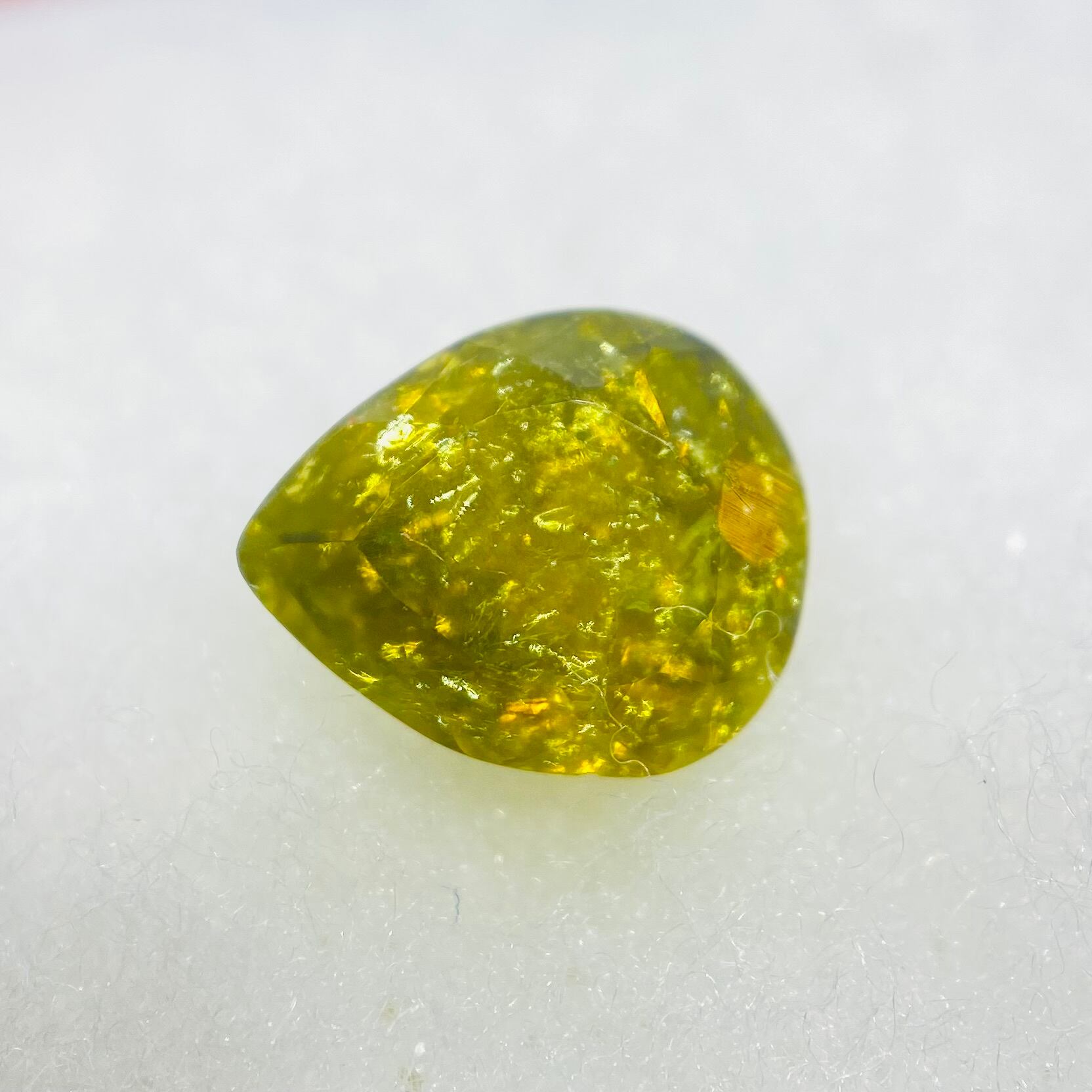 春にパワー満開　イリデッセンス入りトルマリン