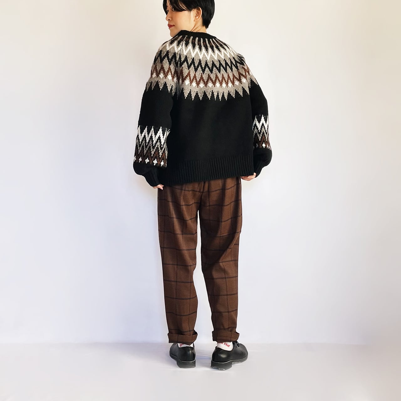 Check tuck tapered pants (brown)