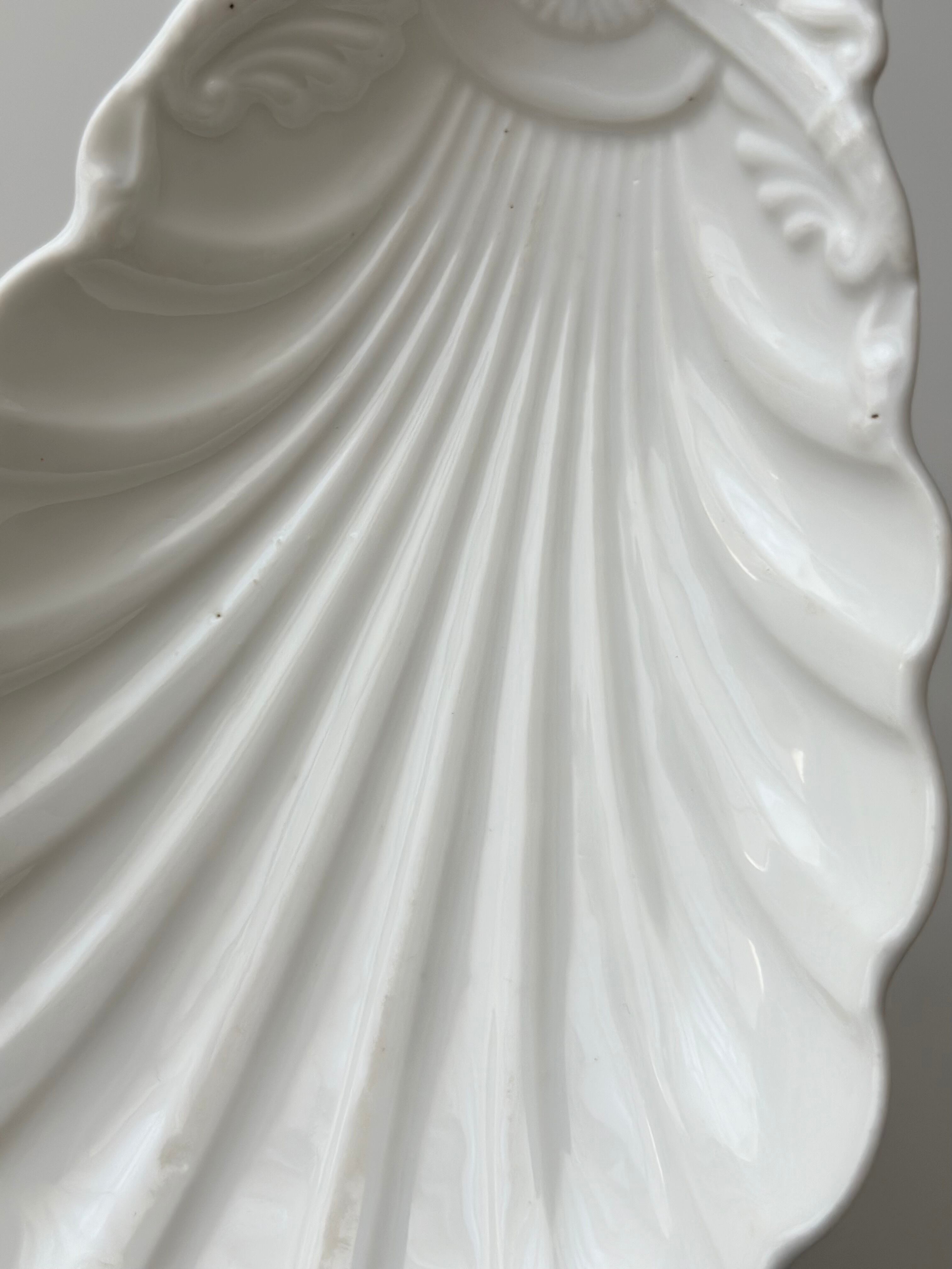 french vintage ravier / 白磁のシェルラヴィエ a | VIRON