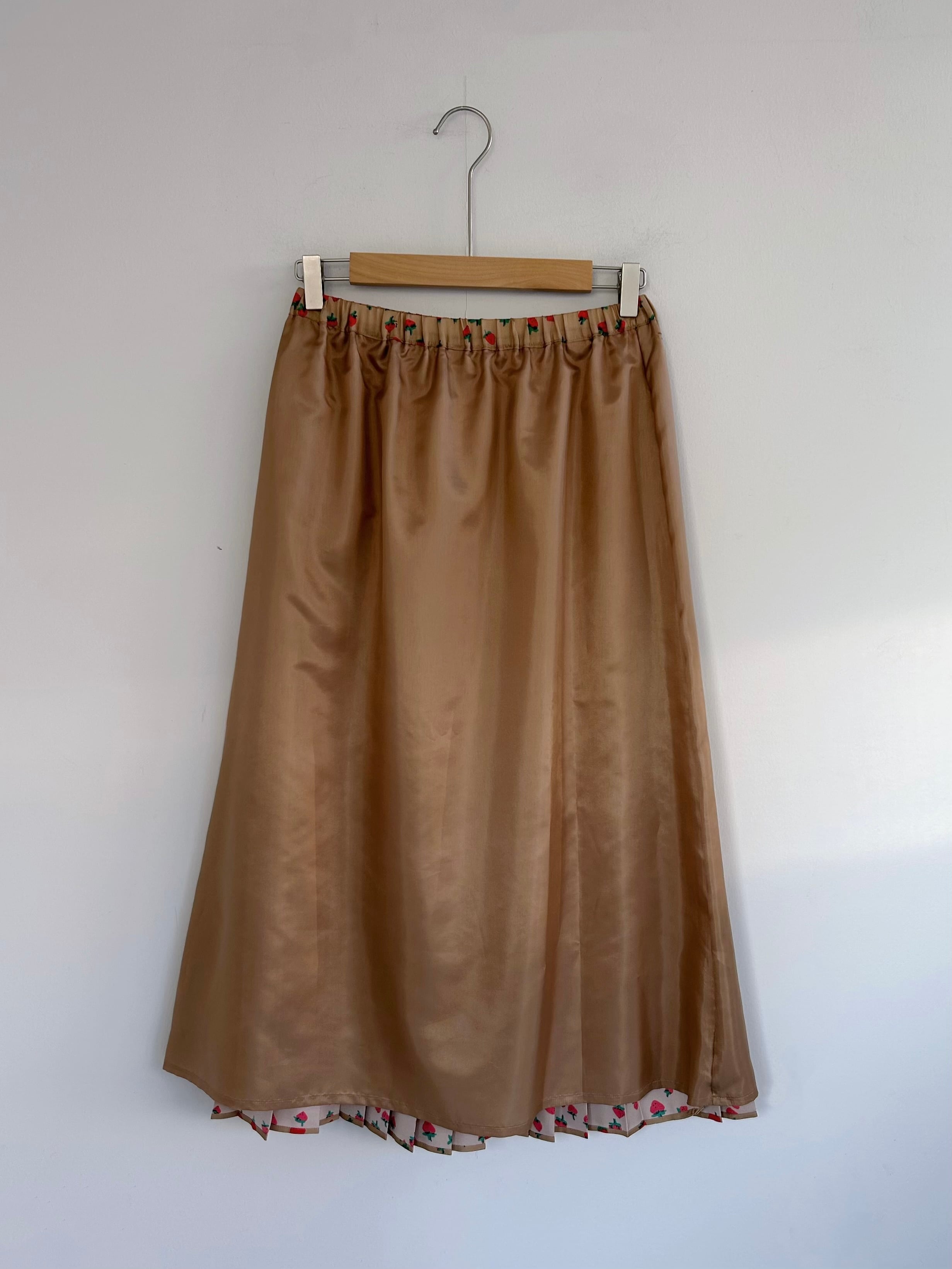 MUVEIL イチゴプリントプリーツスカート | KOKO