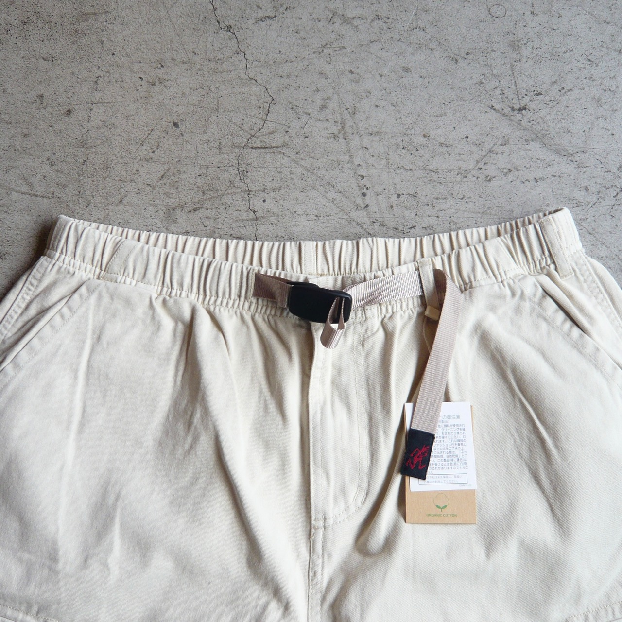 GRAMICCI カーゴショートパンツ “white”