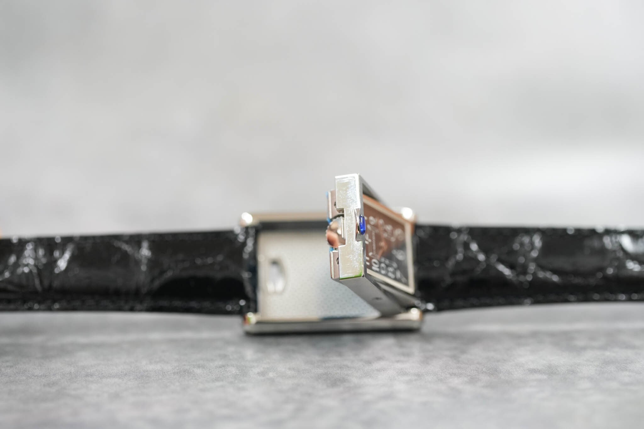 Cartier（カルティエ）/ タンクバスキュラントSM/クオーツ式