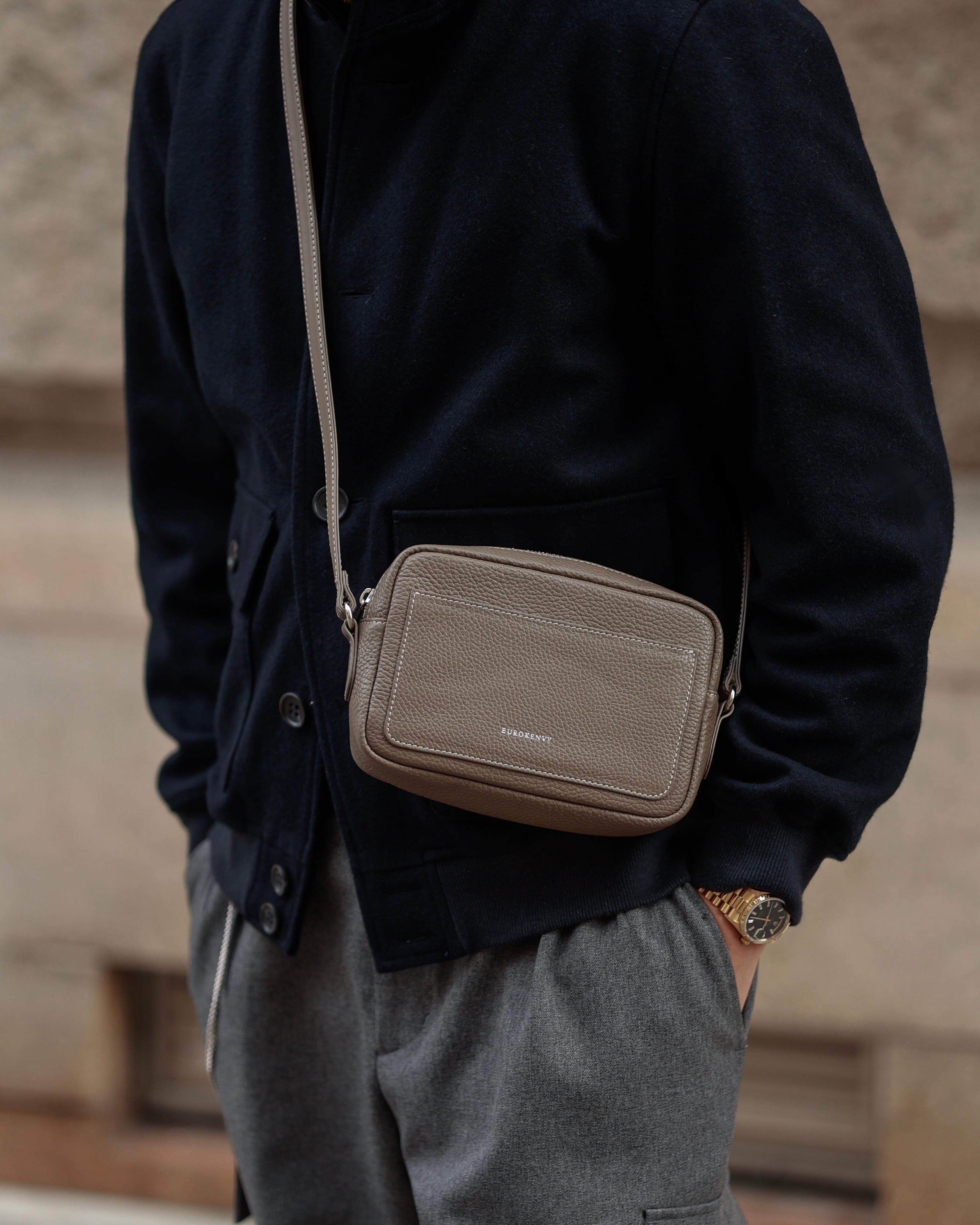 美品 eurokenvy Italian Emboss Leather Bag Italian Emboss Leather Mini Shoulder Bag【イタリア・マストロット社