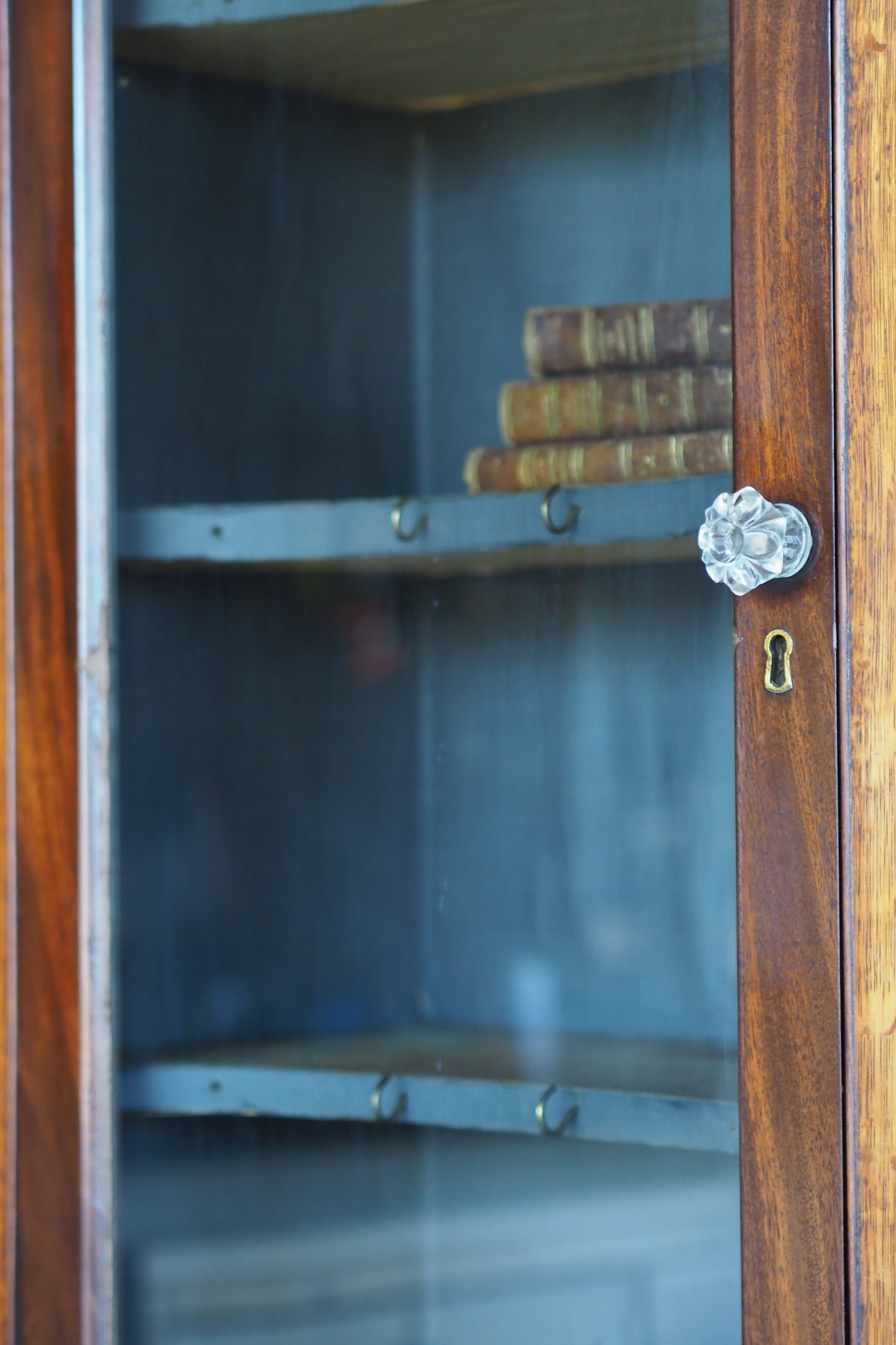 アンティーク家具　カップボード マホガニーガラスカップボード-antique mahogany cupboard