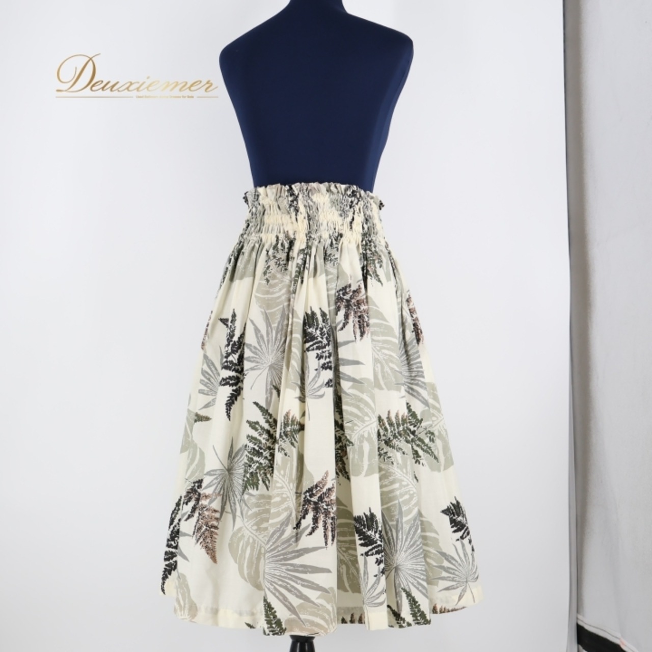 フラダンス 衣装 パウスカート ホワイト系 フラ ダンス シングル ハワイアン アロハ 白 緑 茶 モンステラ柄 パラパライ柄 華やか 爽やか スカート ふんわり グリーン系 ブラウン系