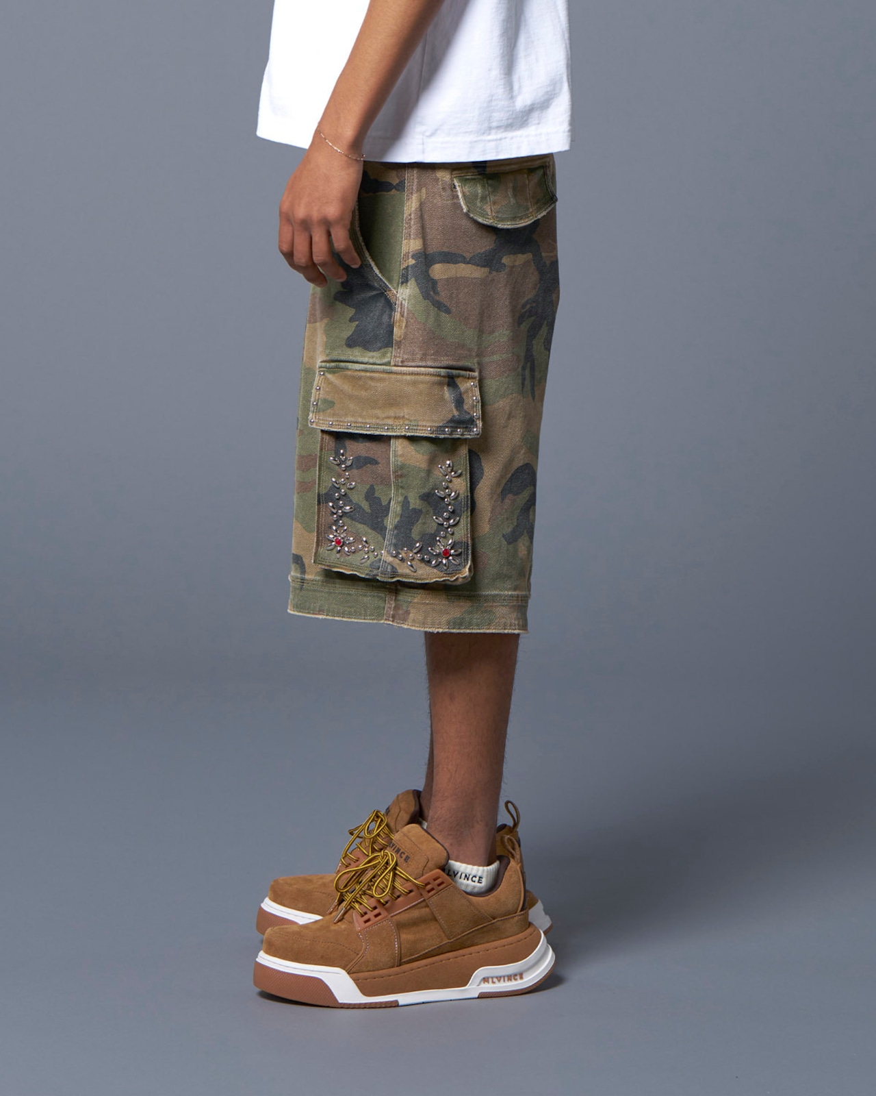 MLVINCE / studded military cargo shorts