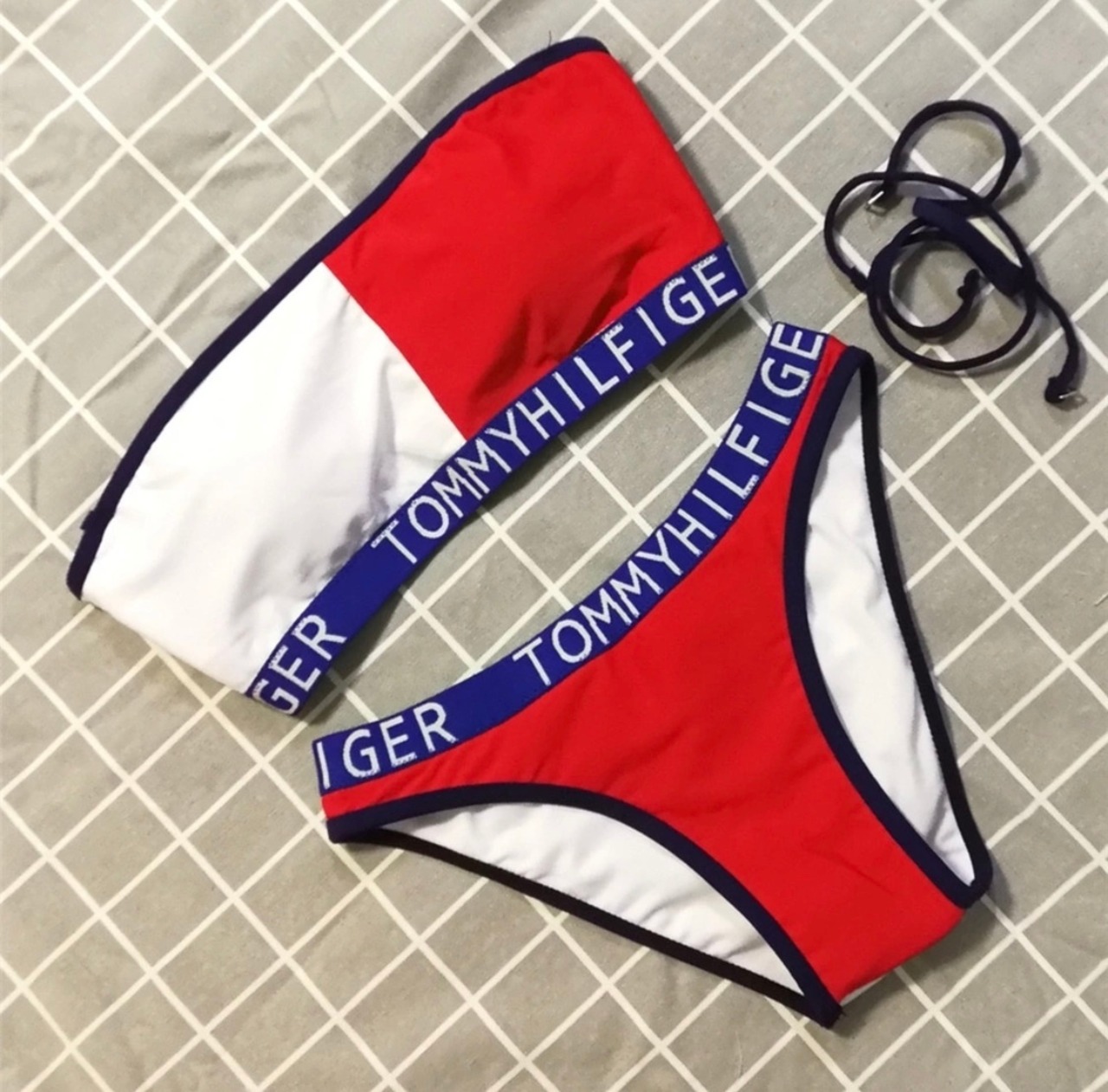 Tommy Hilfiger BandeauBikini トミーヒルフィガー バンドゥビキニ | clio 