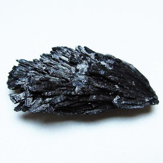 ブラック カイヤナイト 原石 一点物 171-7484