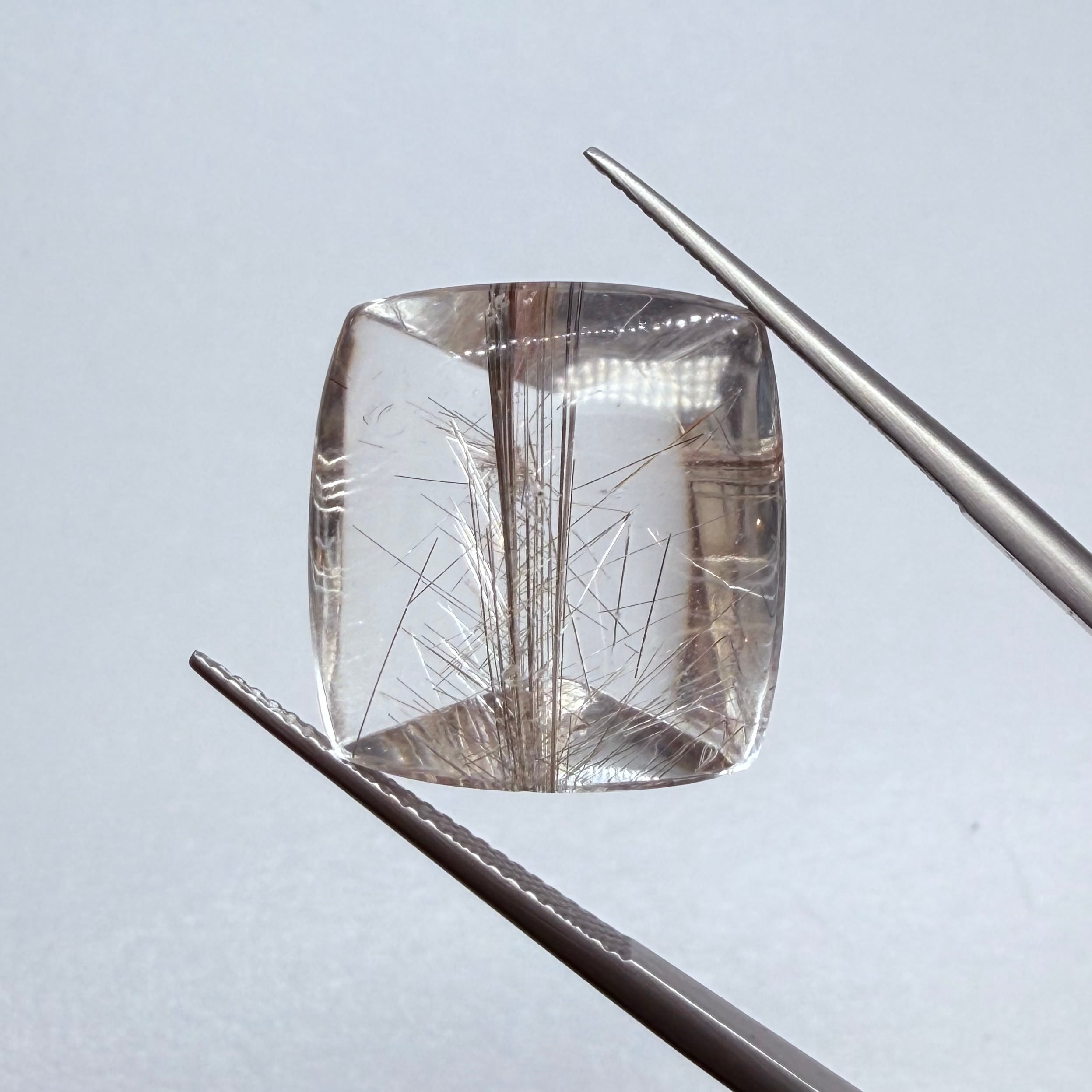 茶柱が立ったようなシルバールチルクオーツ