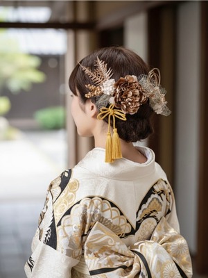 【シャクヤクゴールド髪飾り】 金箔プレゼント 袴 卒業 振袖 成人式 卒業式 袴 ウェディング ヘッドドレス ヘアパーツ k-0066