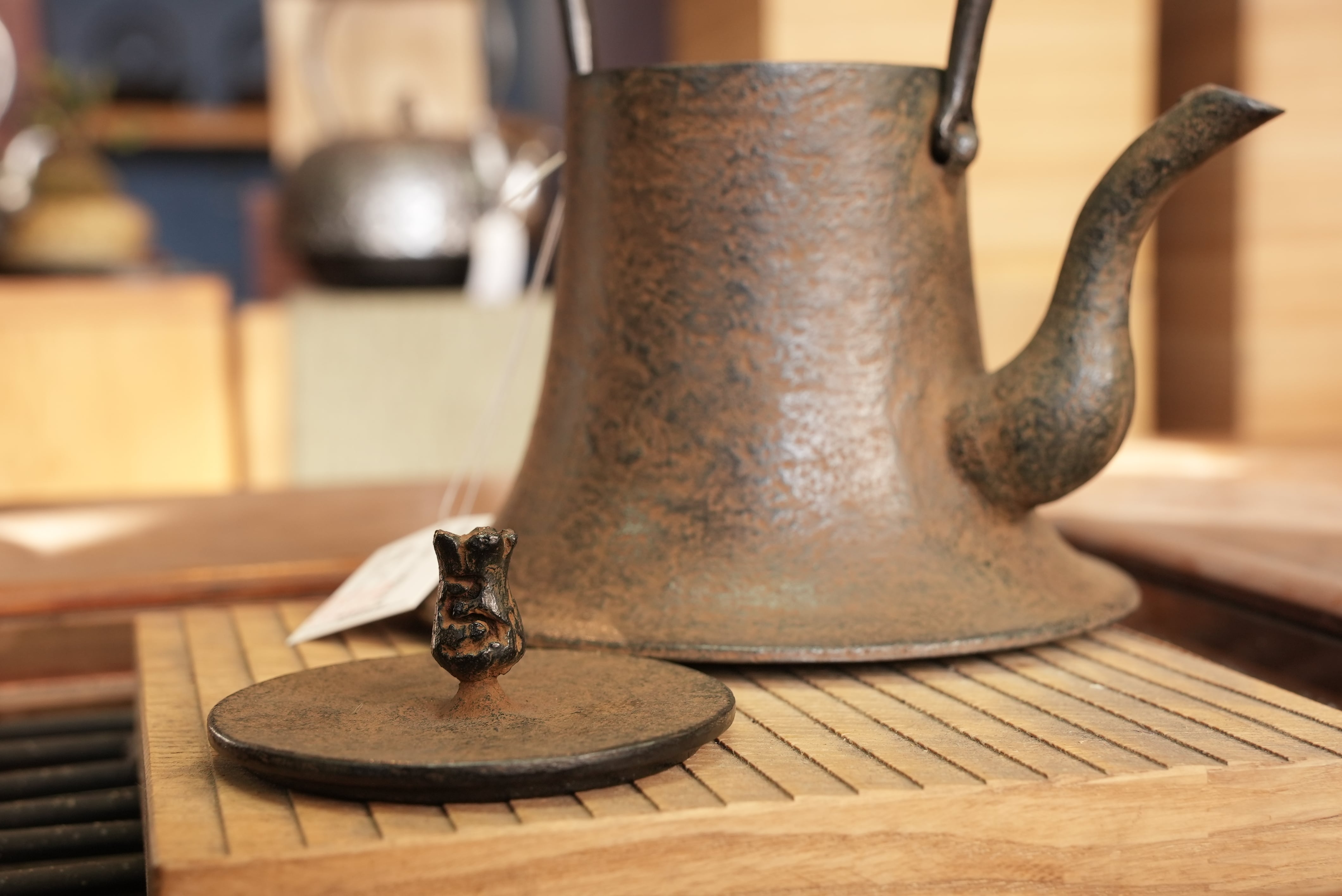 南部鉄器 鉄瓶 富士形 松 0.7L 松鹿堂 伝統工芸士 菊池真吾作