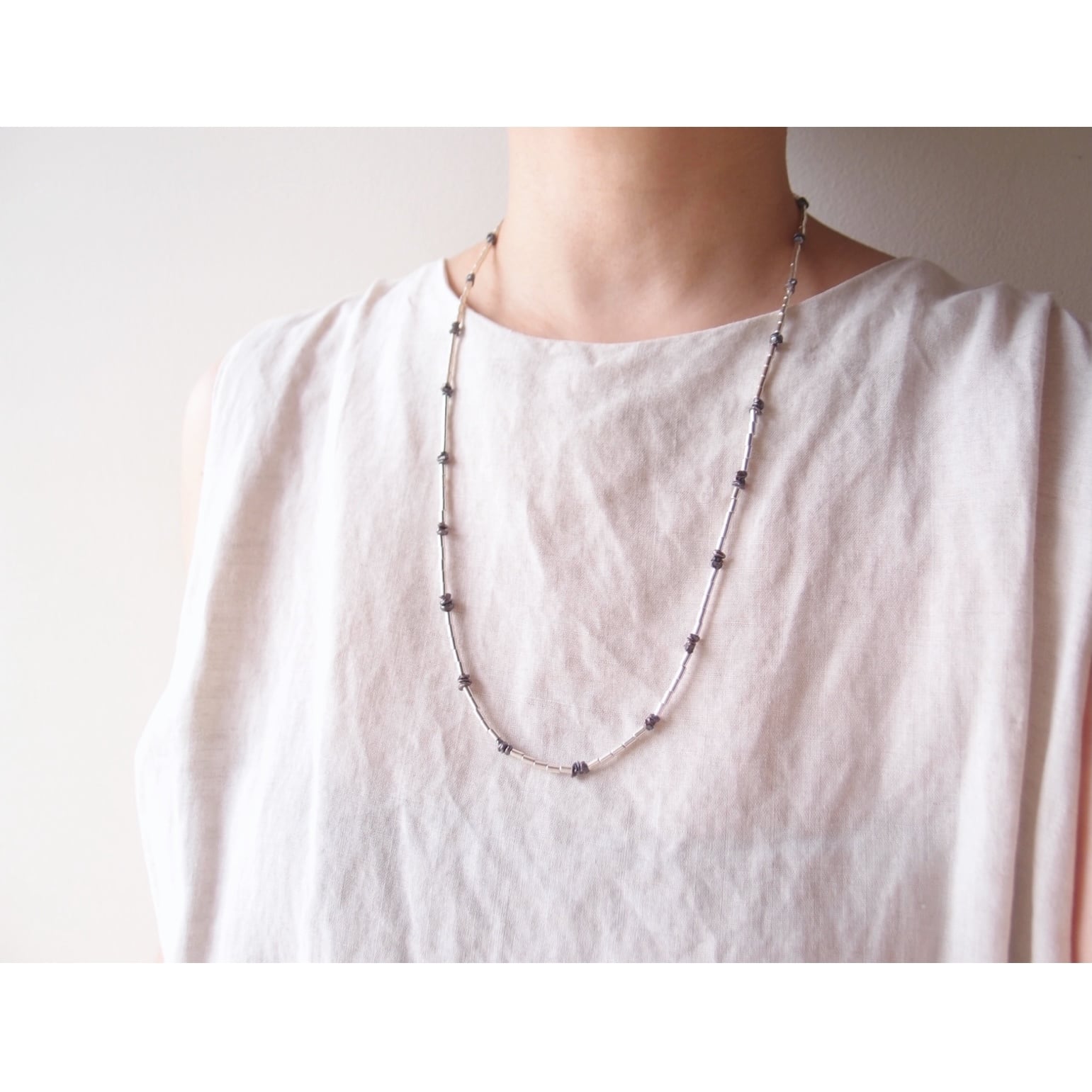 【SV】Hematite × Black Pearl Station Necklace/ヘマタイト×ブラックパール ステーションネックレス